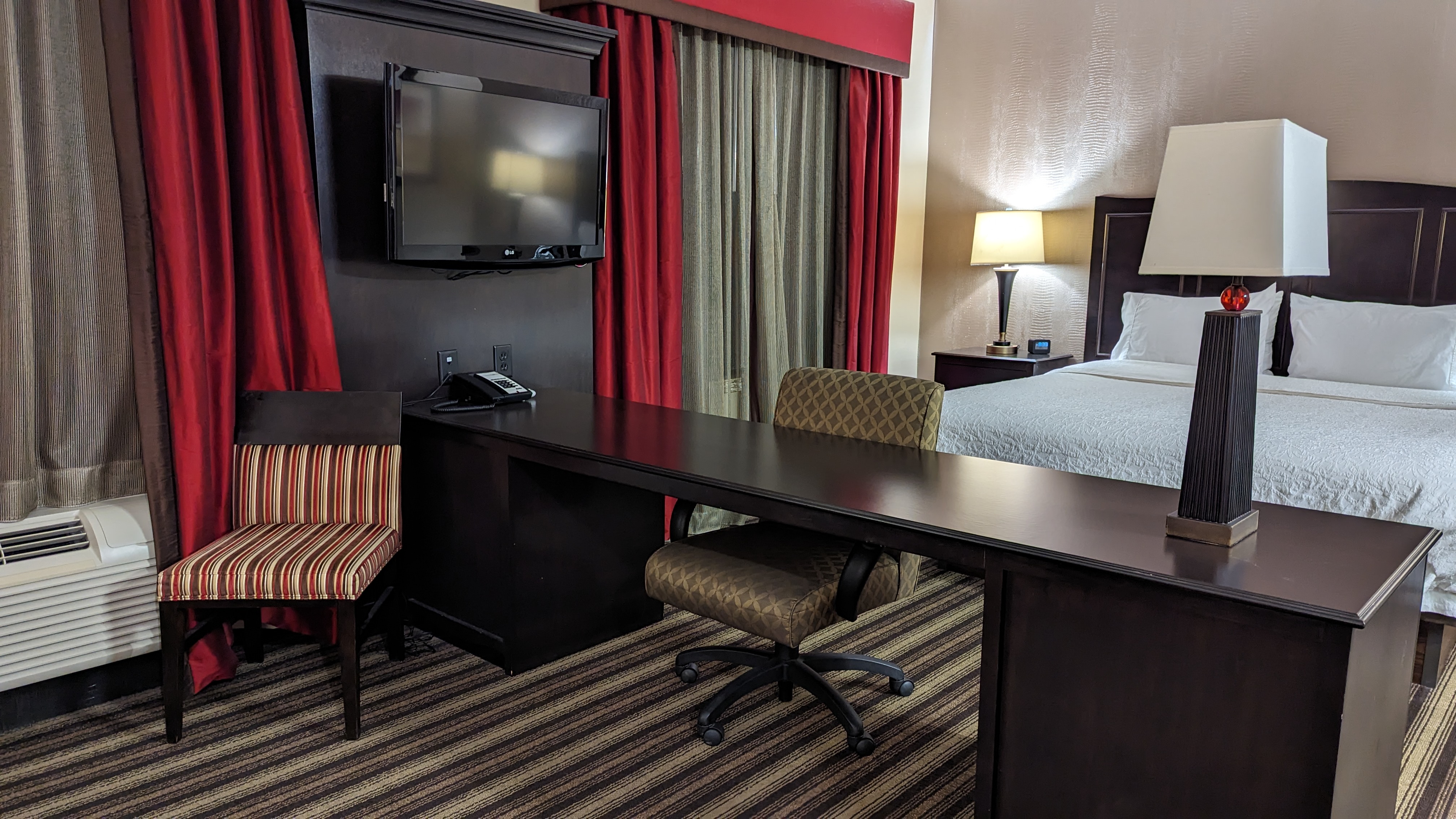 Hampton Inn Suites Hope guestroom desk with chair