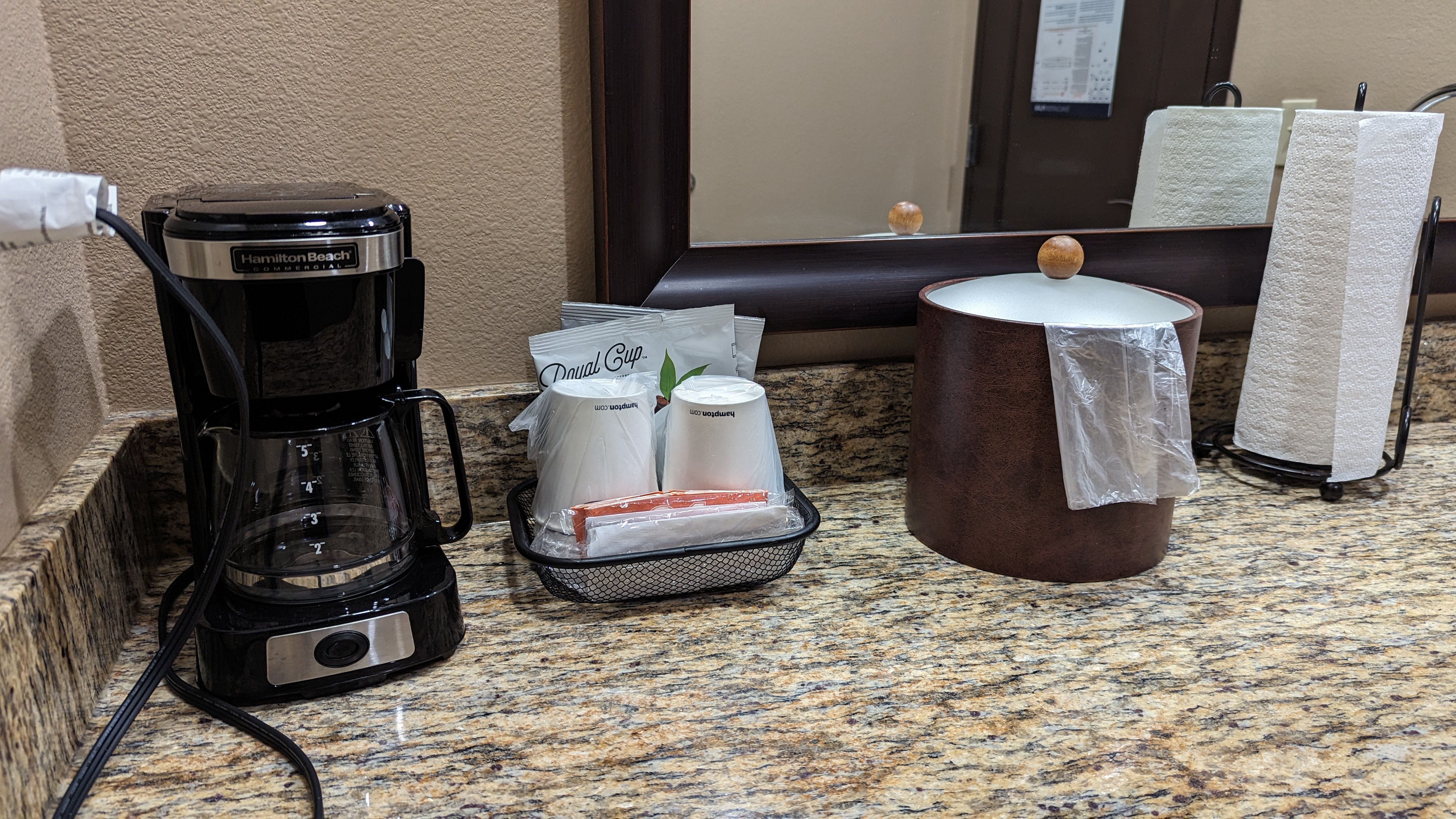 Hampton Inn Suites Hope guestroom kitchen