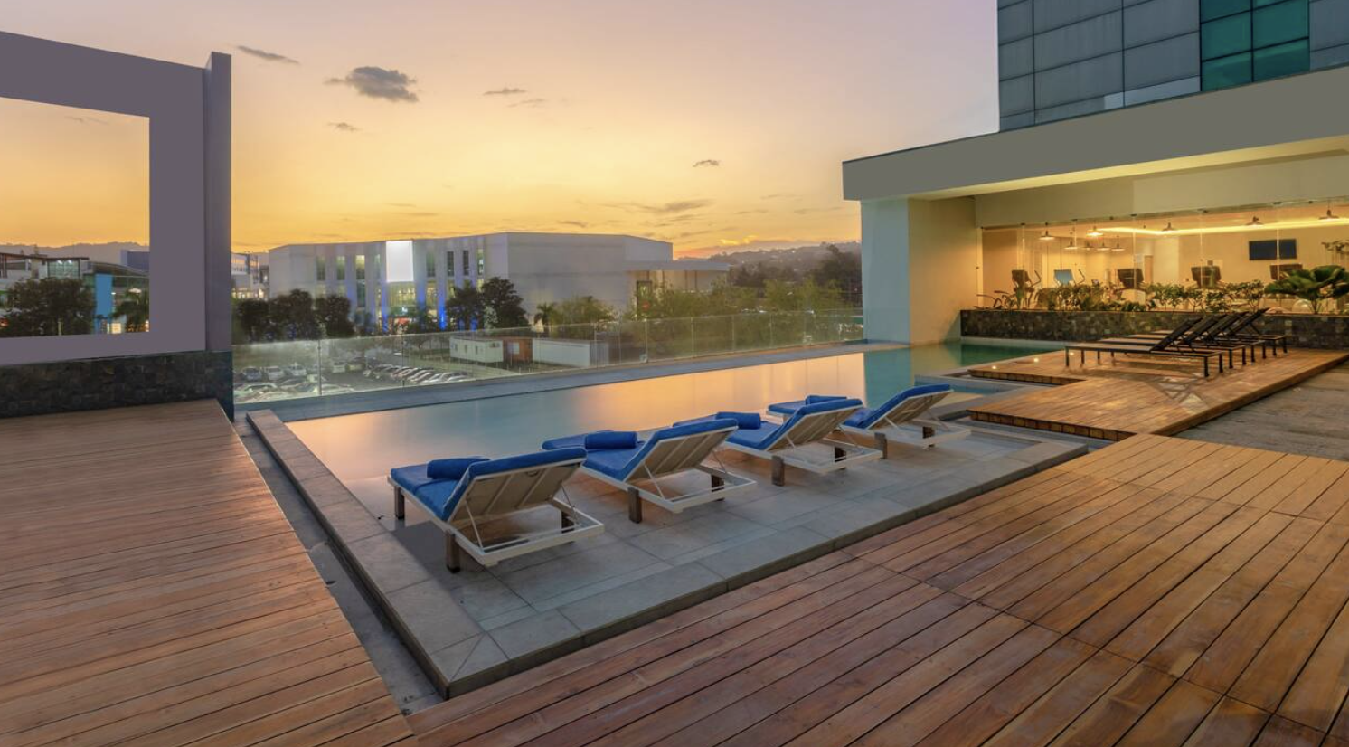 Hyatt Centric San Salvador pool