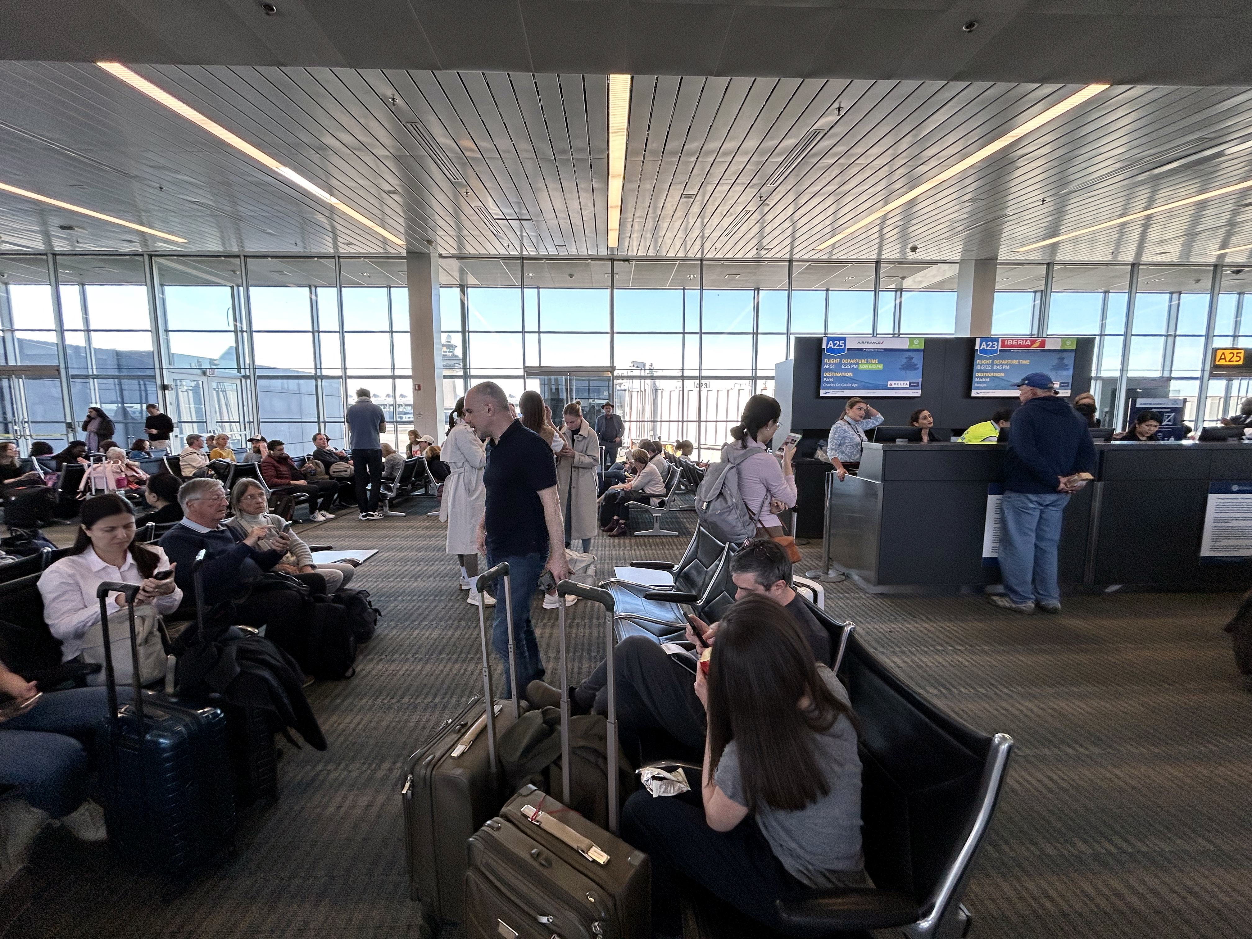 IAD Gate A25
