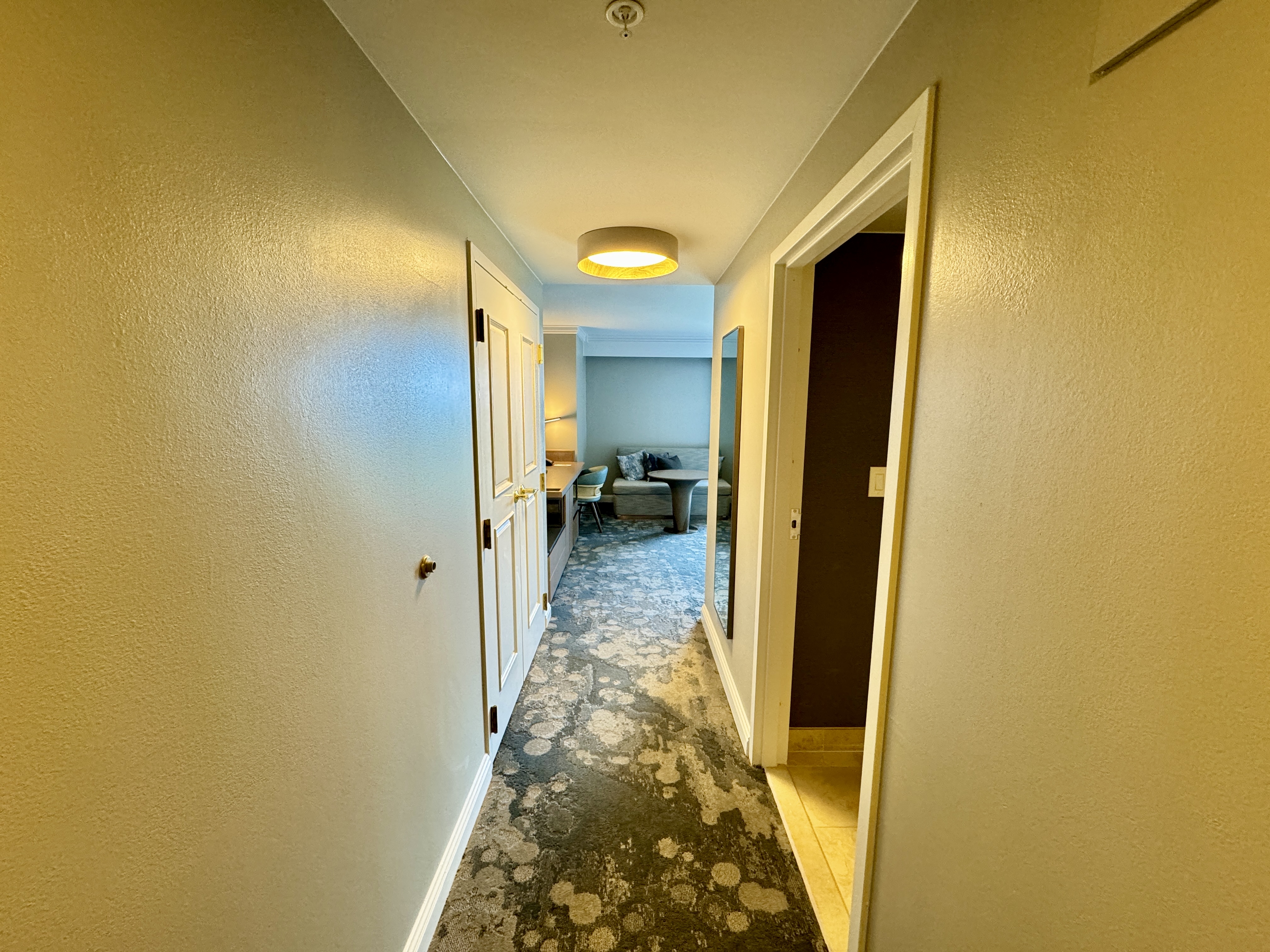 JW Marriott Orlando Grande Lakes Guest Room Entrance JW Marriott Orlando Grande Lakes Guest Room Entrance