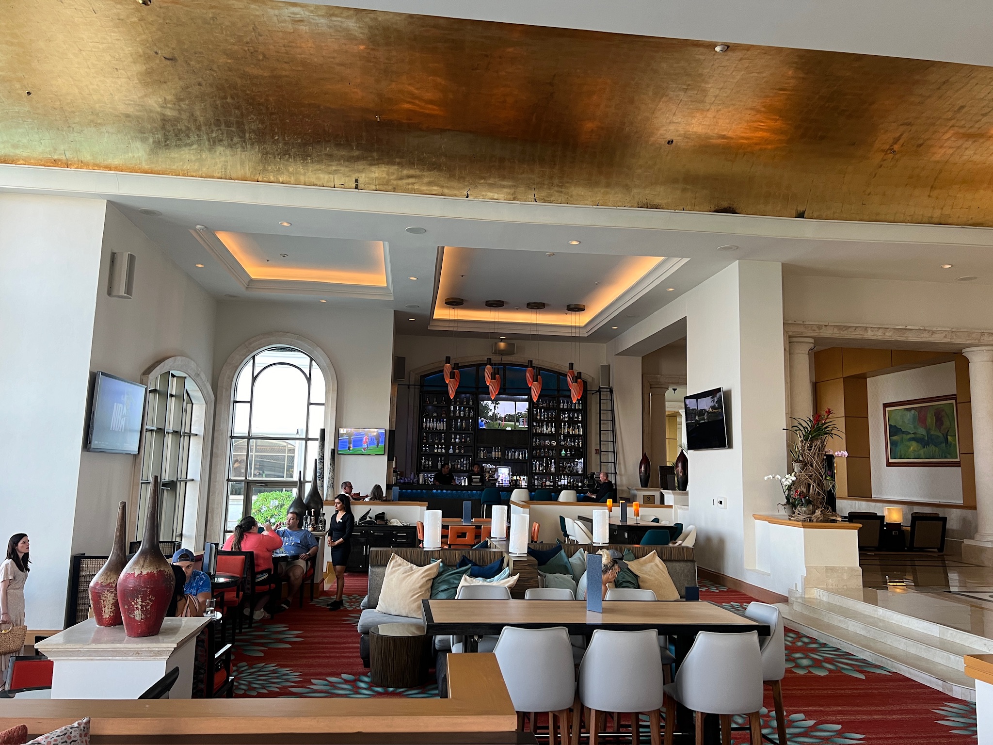 JW Marriott Cancun Bar Area