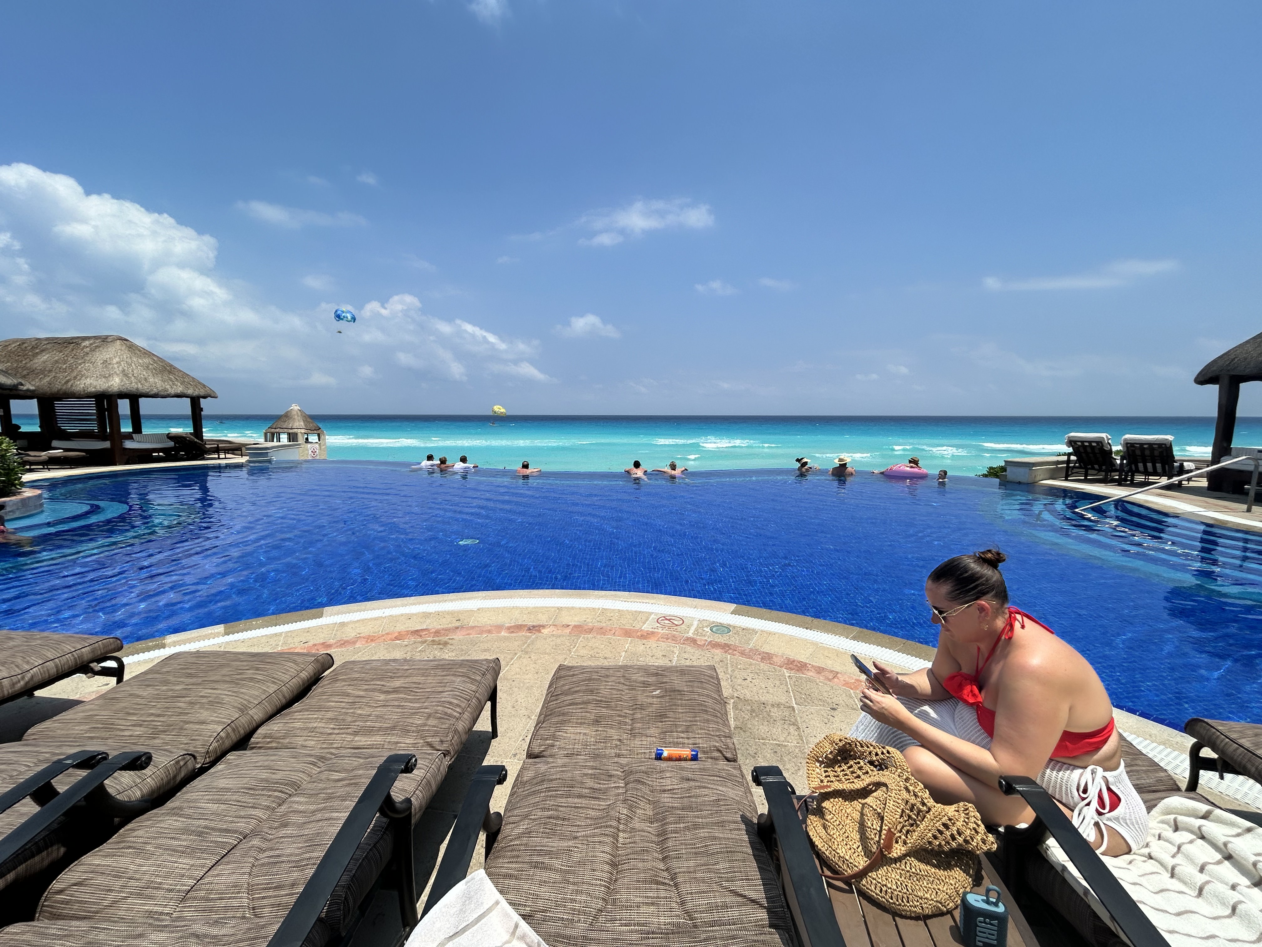 JW Marriott Cancun infinity pool