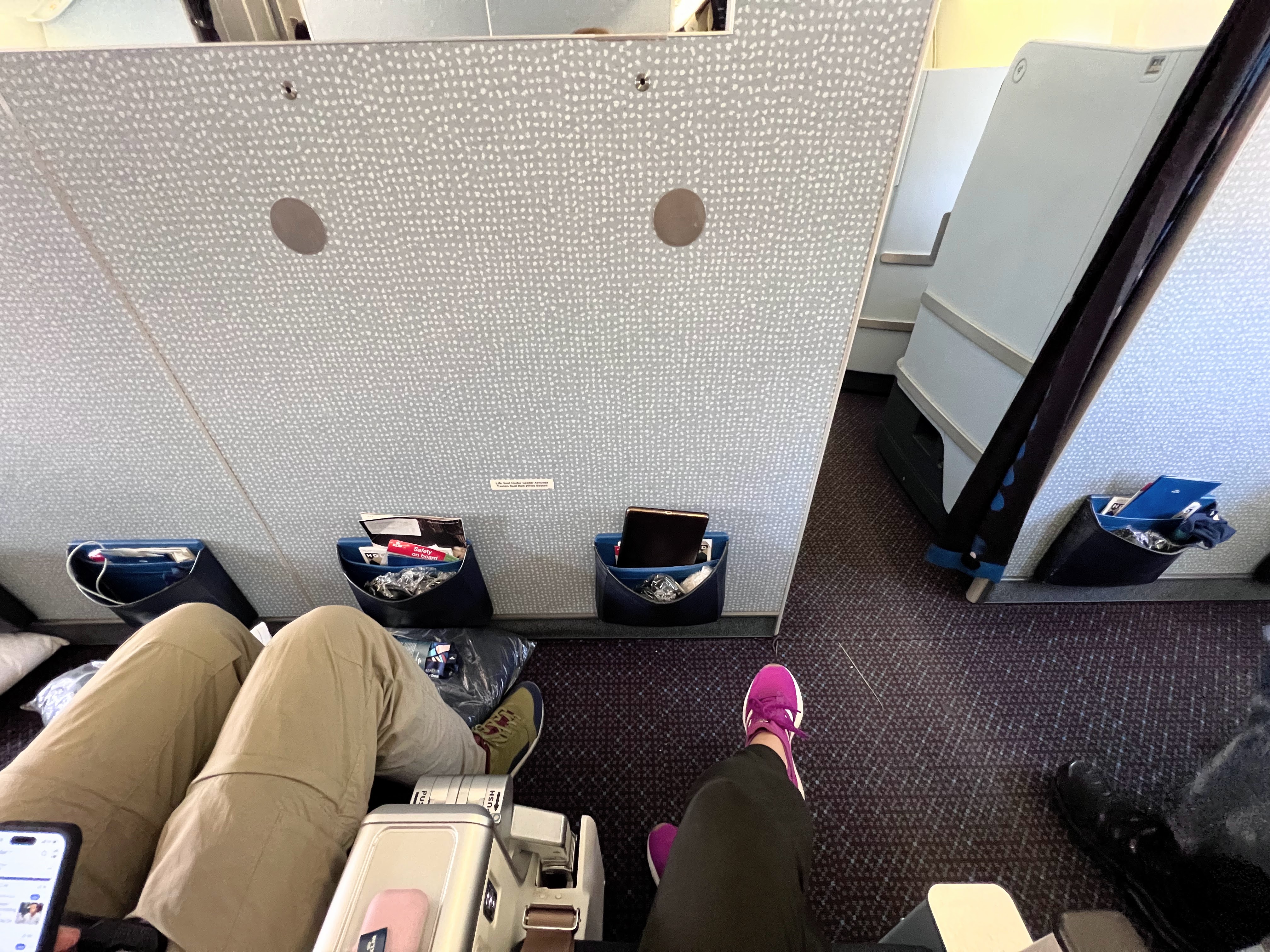 KLM Premium Comfort bulkhead row