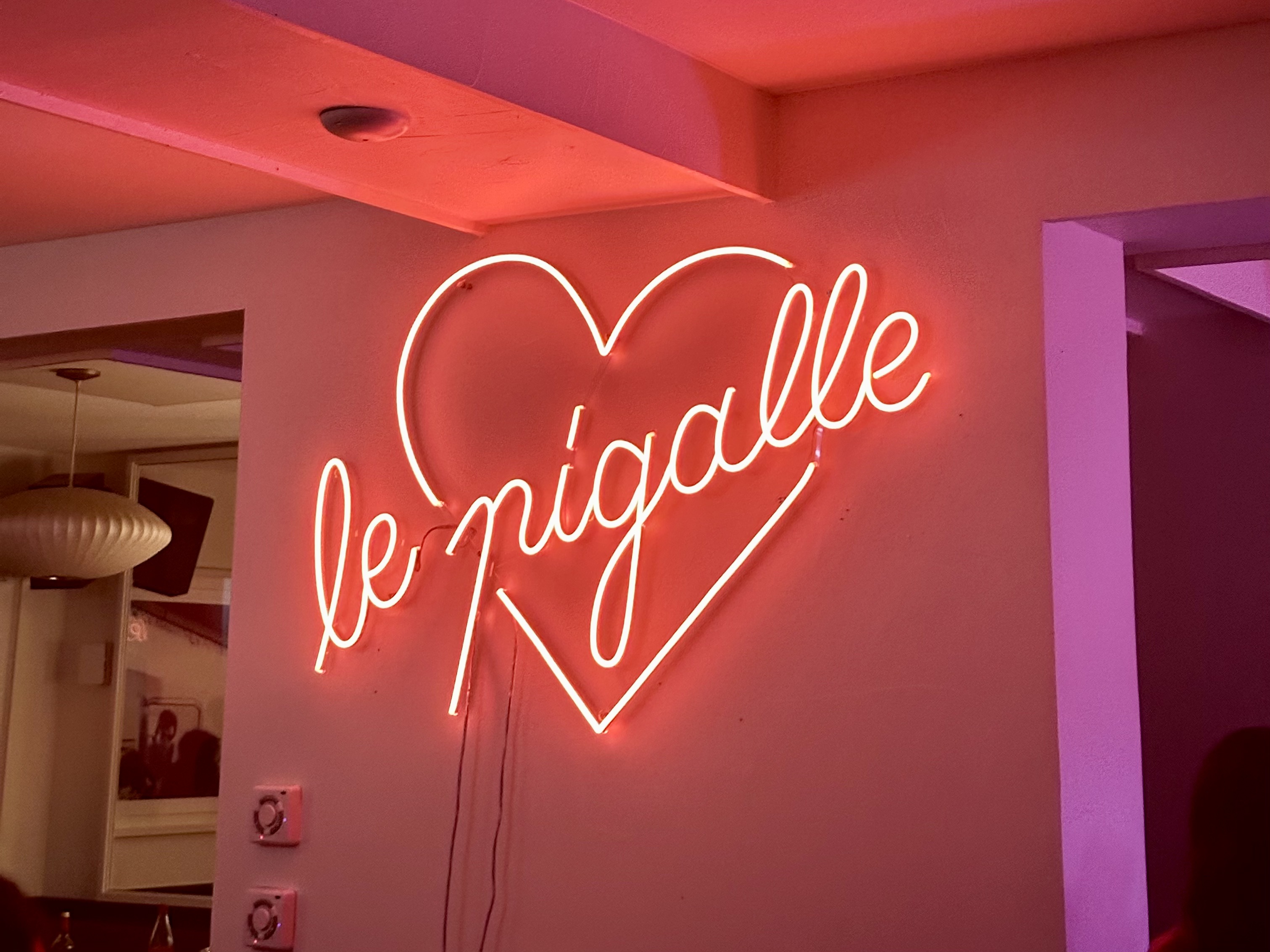 Le Pigalle sign Le Pigalle sign