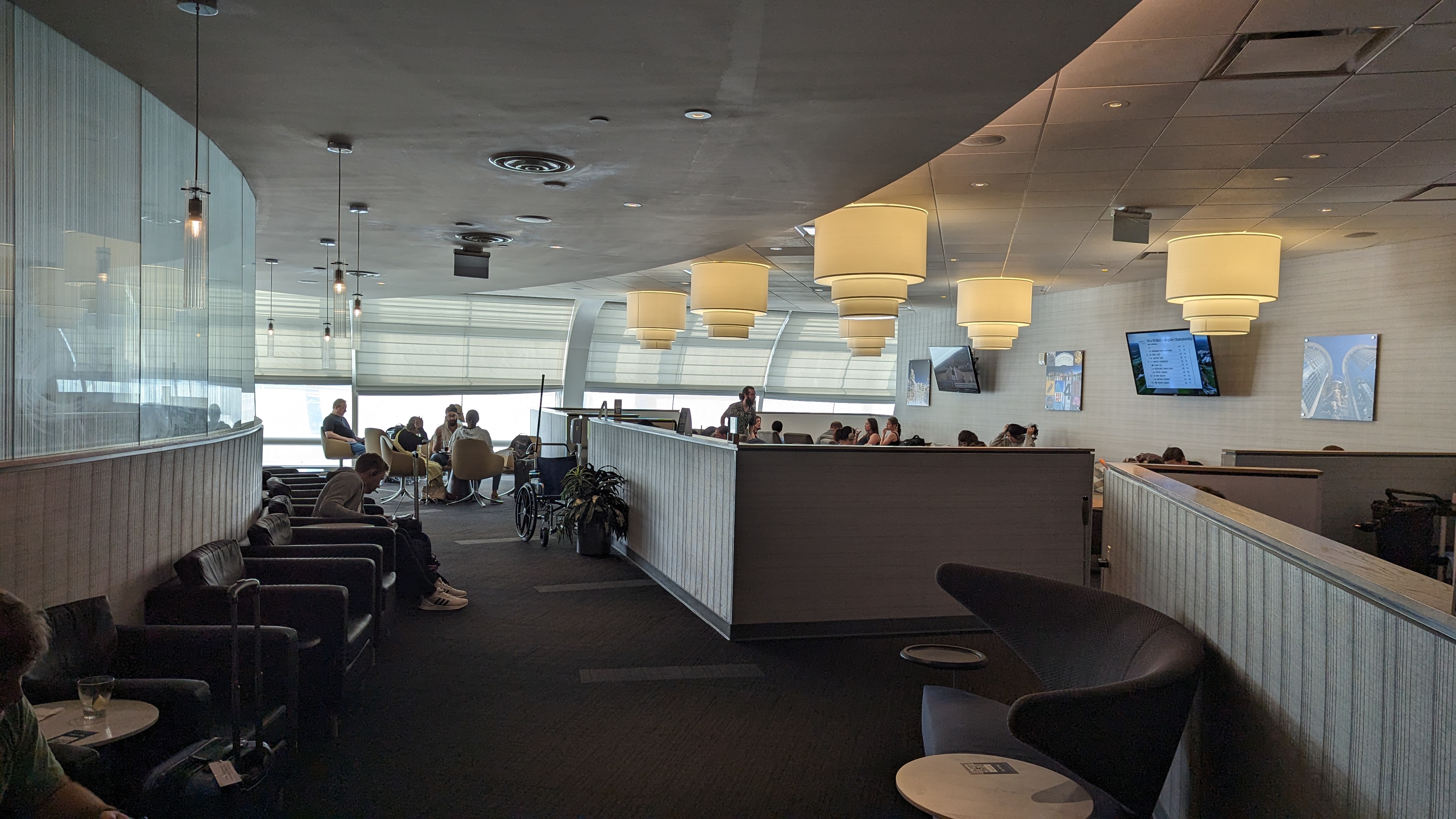 MCO Terminal B The Club MCO Gates 70 99 main seating