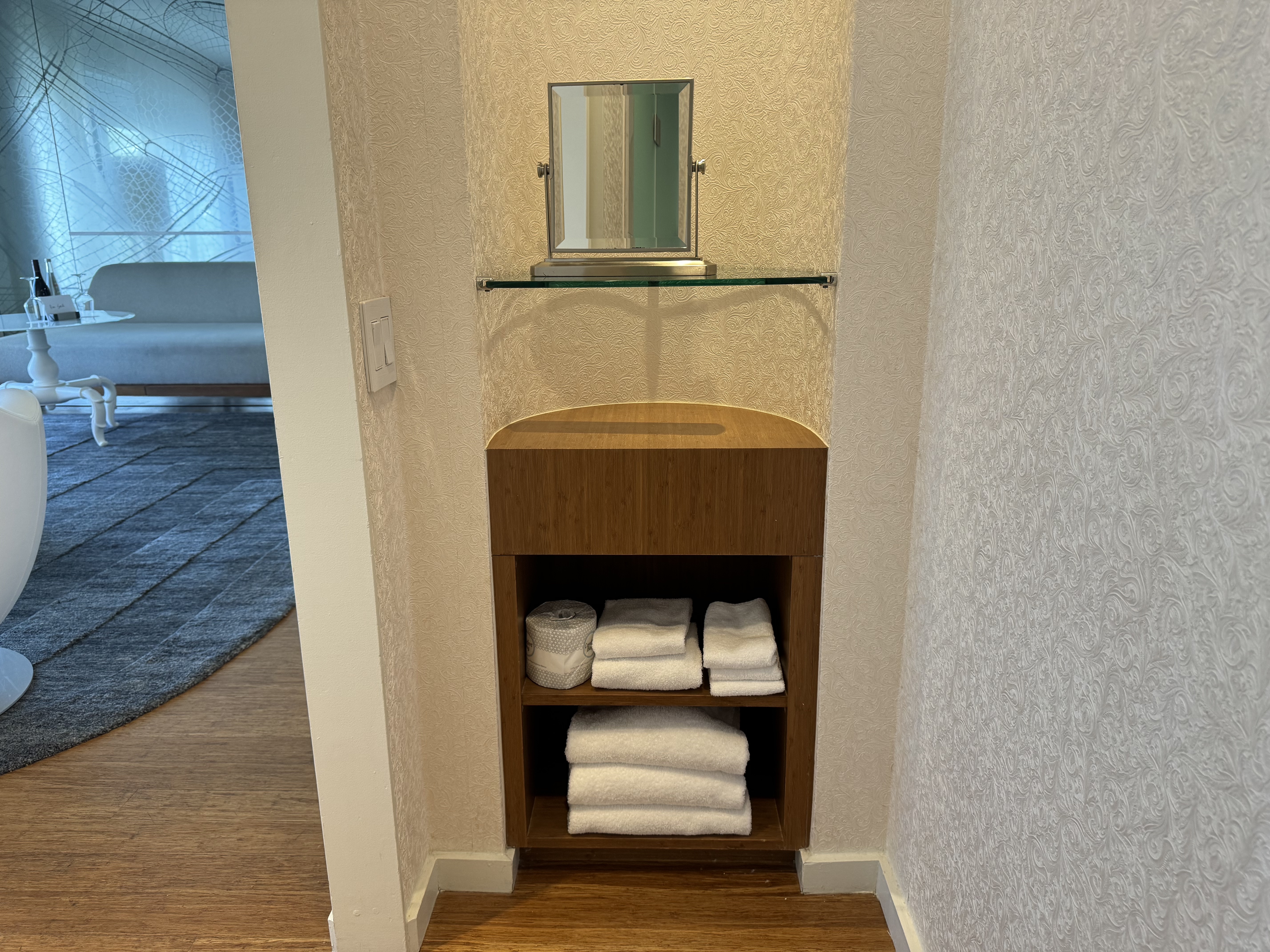 Mondrian Los Angeles deluxe studio suite bathroom towels Mondrian Los Angeles deluxe studio suite bathroom towels