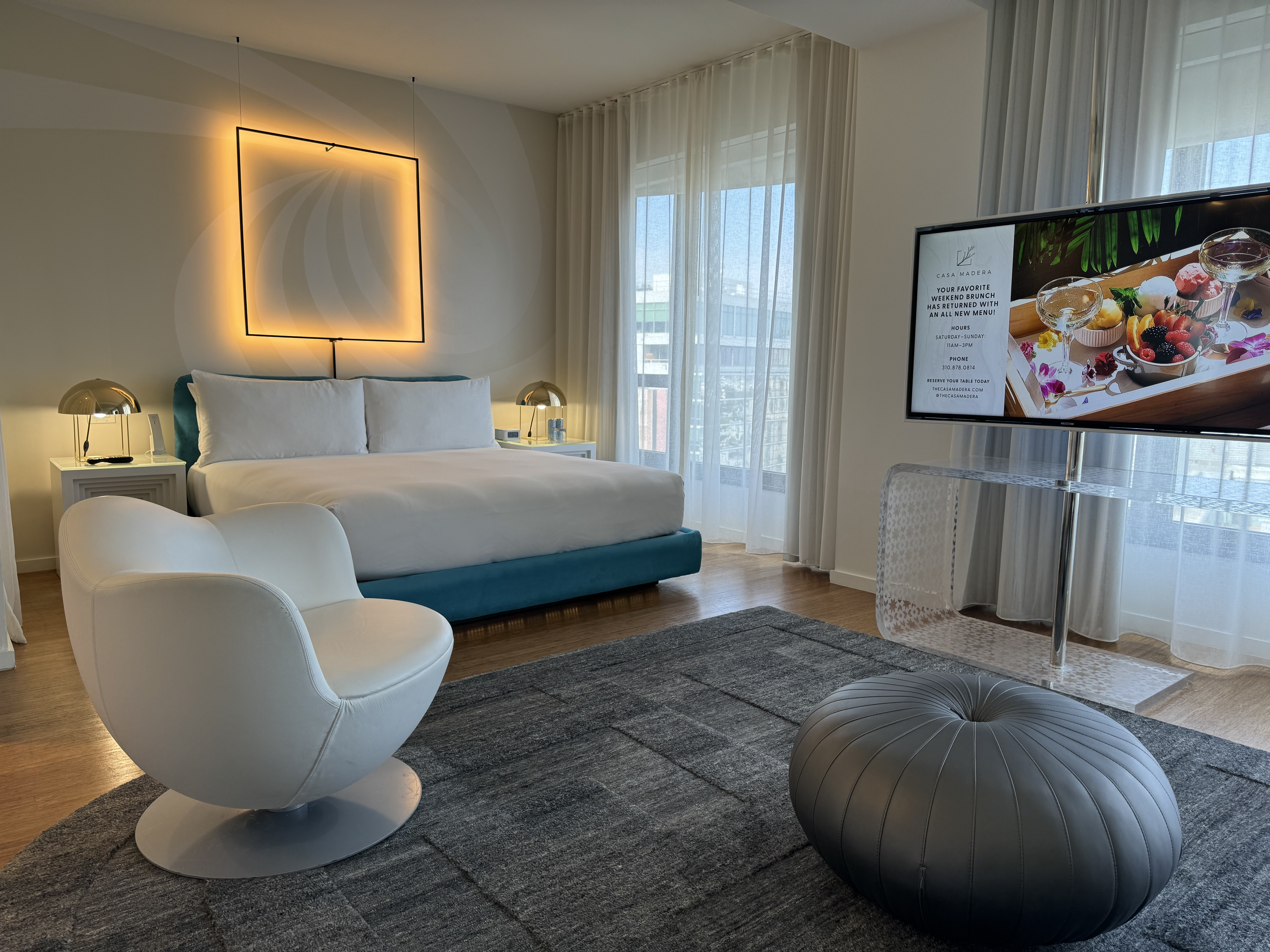 Mondrian Los Angeles deluxe studio suite sitting area TV Mondrian Los Angeles deluxe studio suite sitting area TV