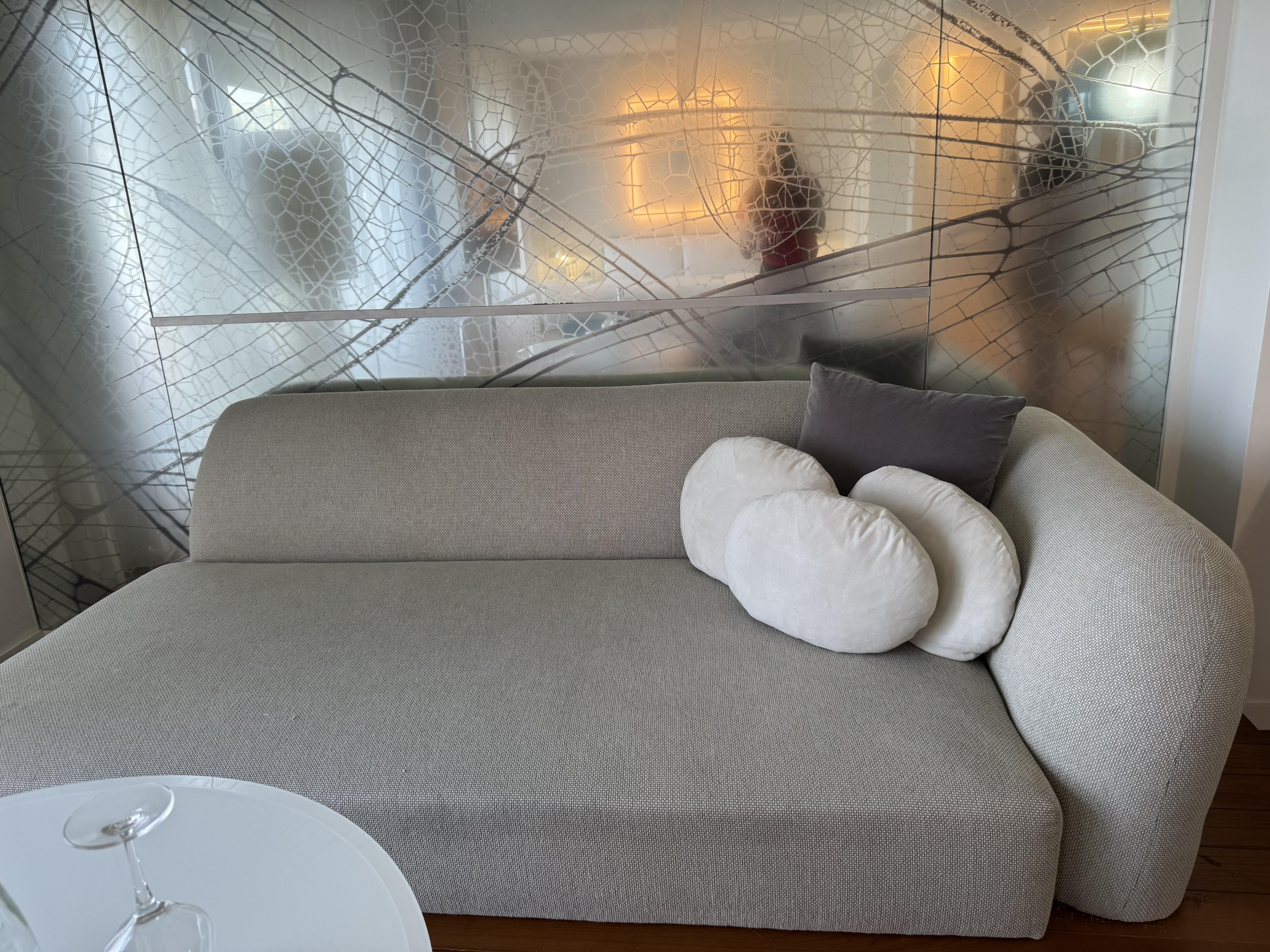 Mondrian Los Angeles deluxe studio suite sitting area sofa Mondrian Los Angeles deluxe studio suite sitting area sofa