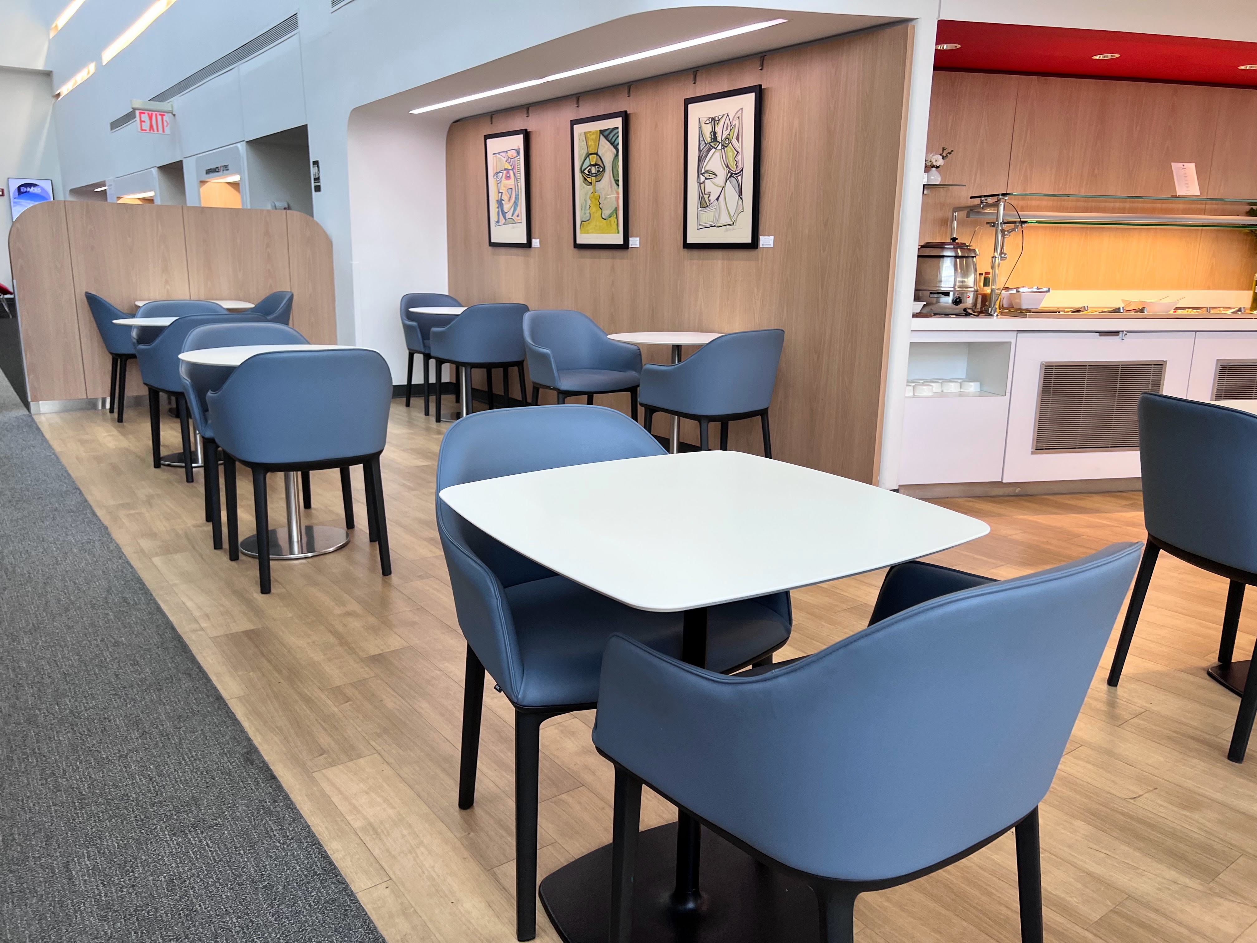 More seating and art at the Air France Lounge JFK More seating and art at the Air France Lounge JFK