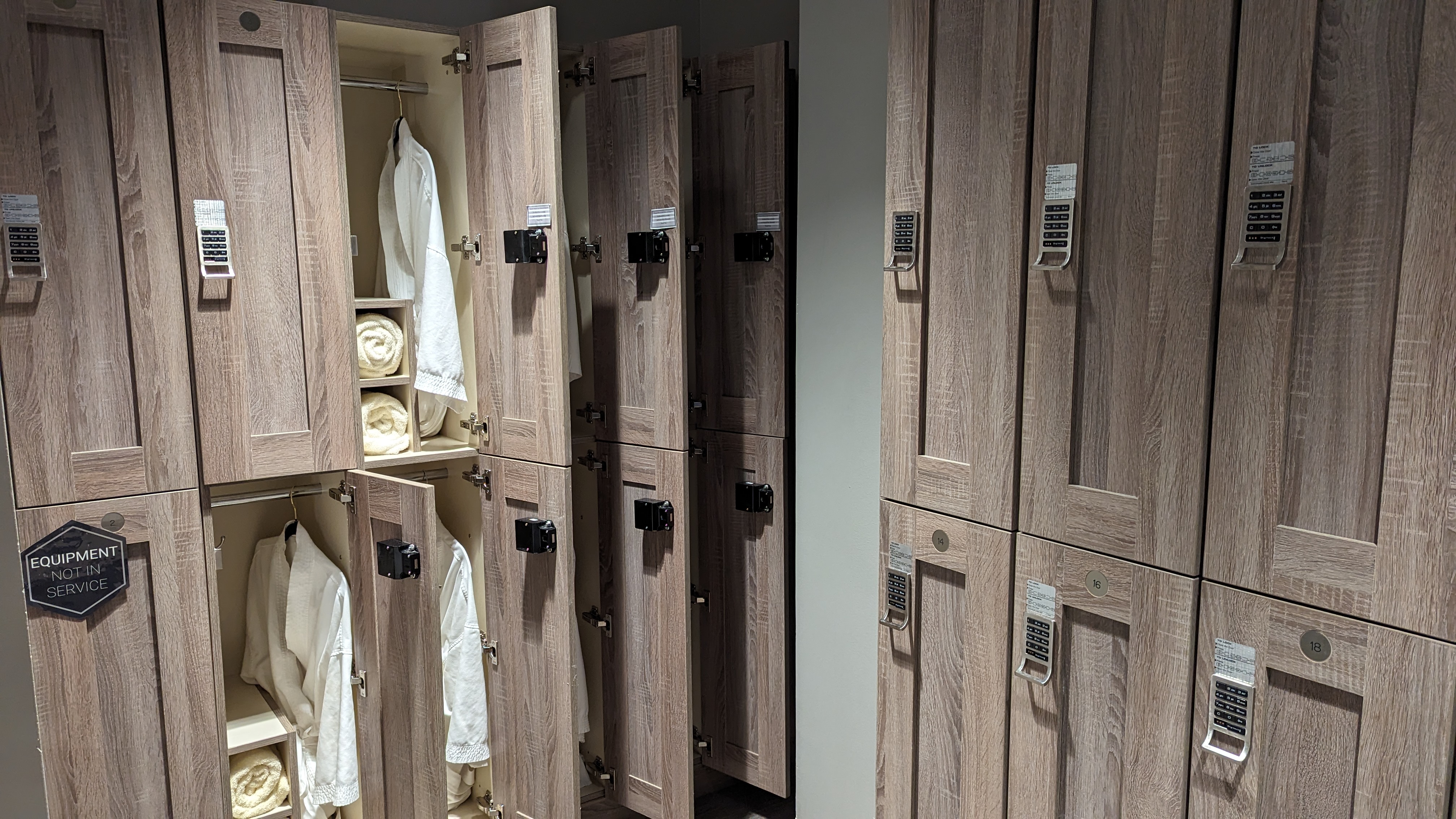 Orlando World Center Marriott amenities spa lockers Orlando World Center Marriott amenities spa lockers