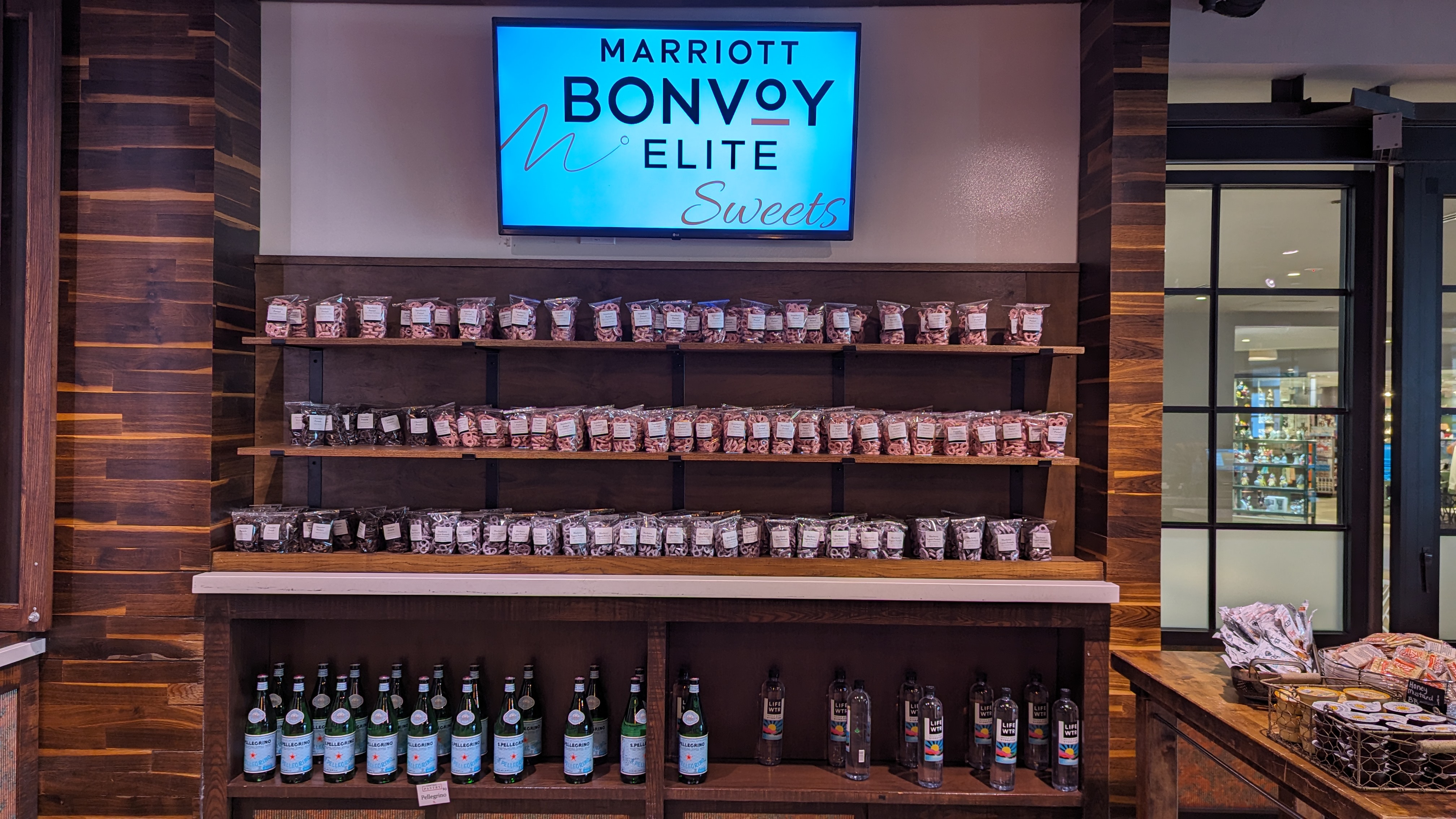 Orlando World Center Marriott food and beverage pantry Bonvoy elite bottles Orlando World Center Marriott food and beverage pantry Bonvoy elite bottles