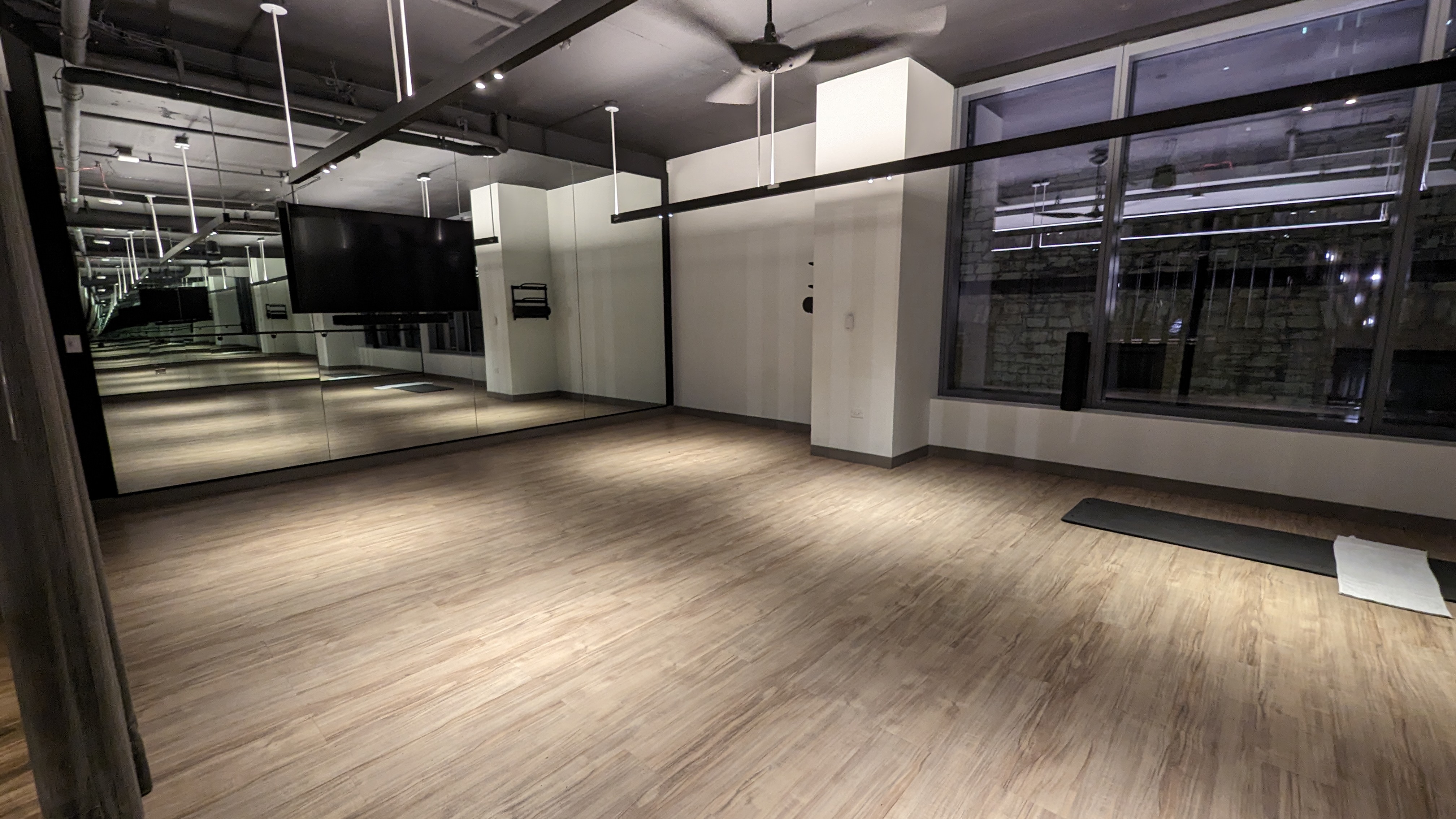 Thompson Austin amenities fitness center group studio Thompson Austin amenities fitness center group studio