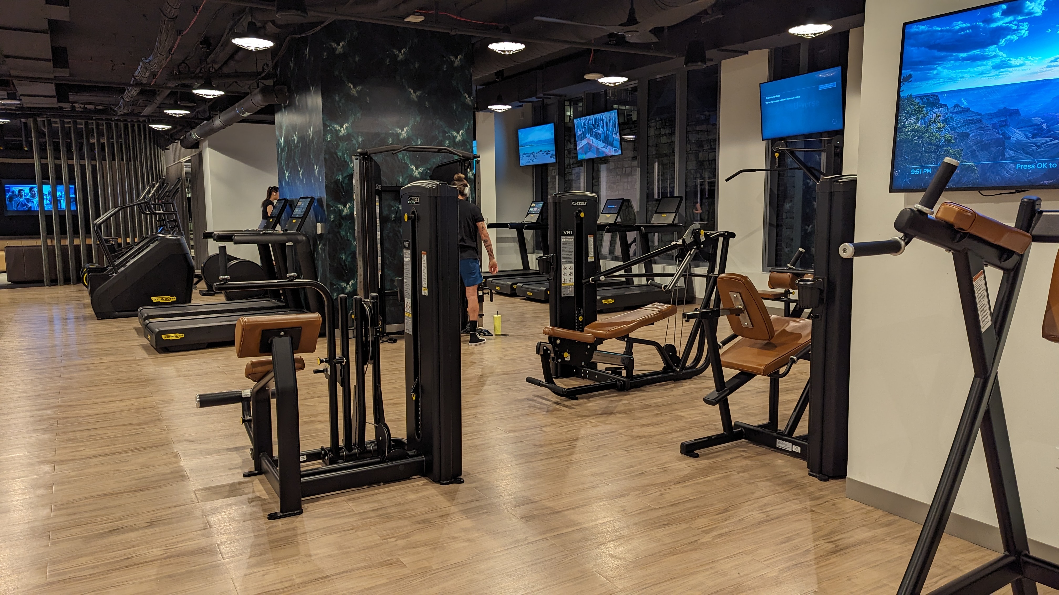 Thompson Austin amenities fitness center weight machines Thompson Austin amenities fitness center weight machines