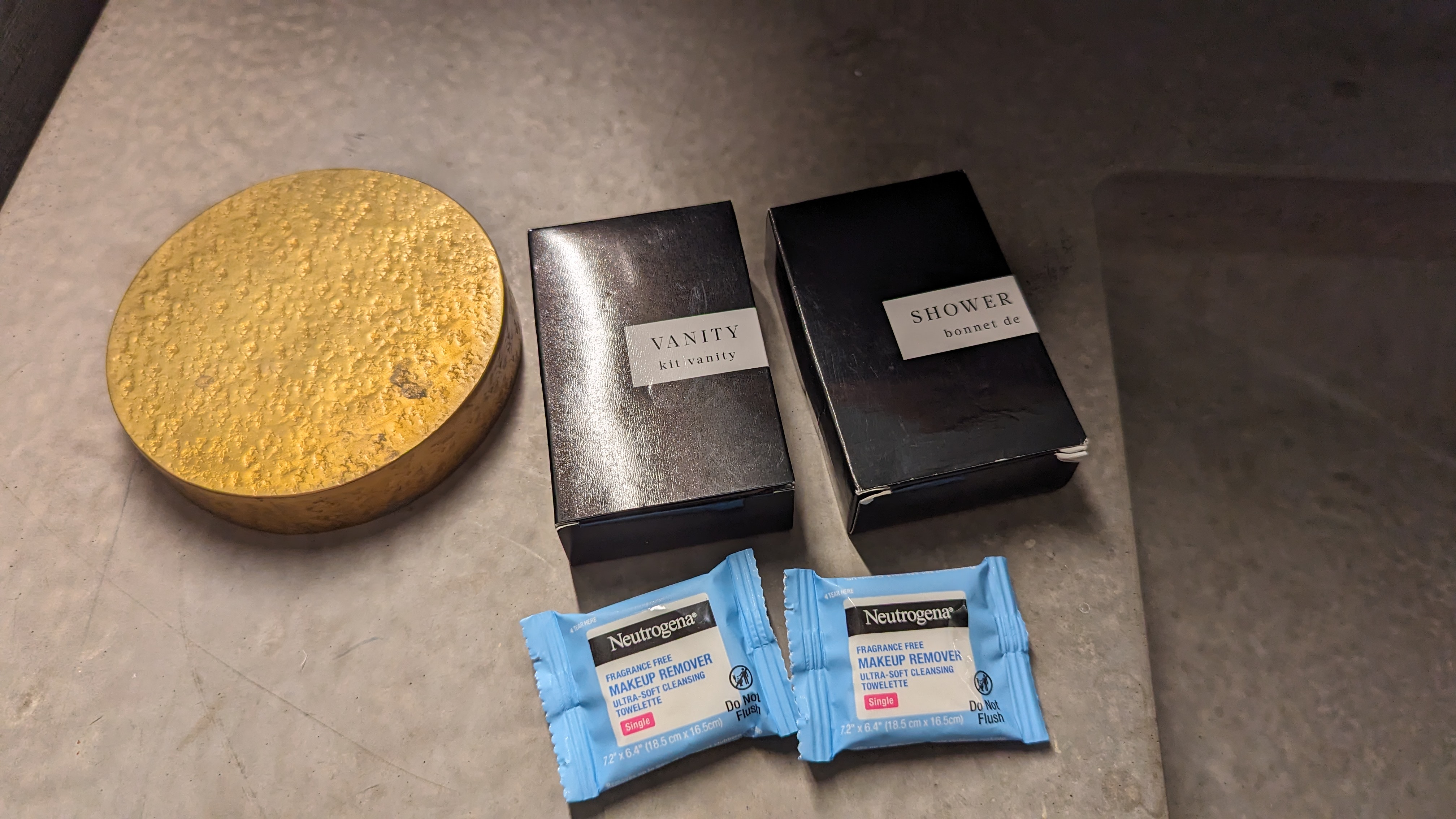 Thompson Austin room bathroom sink amenities Thompson Austin room bathroom sink amenities