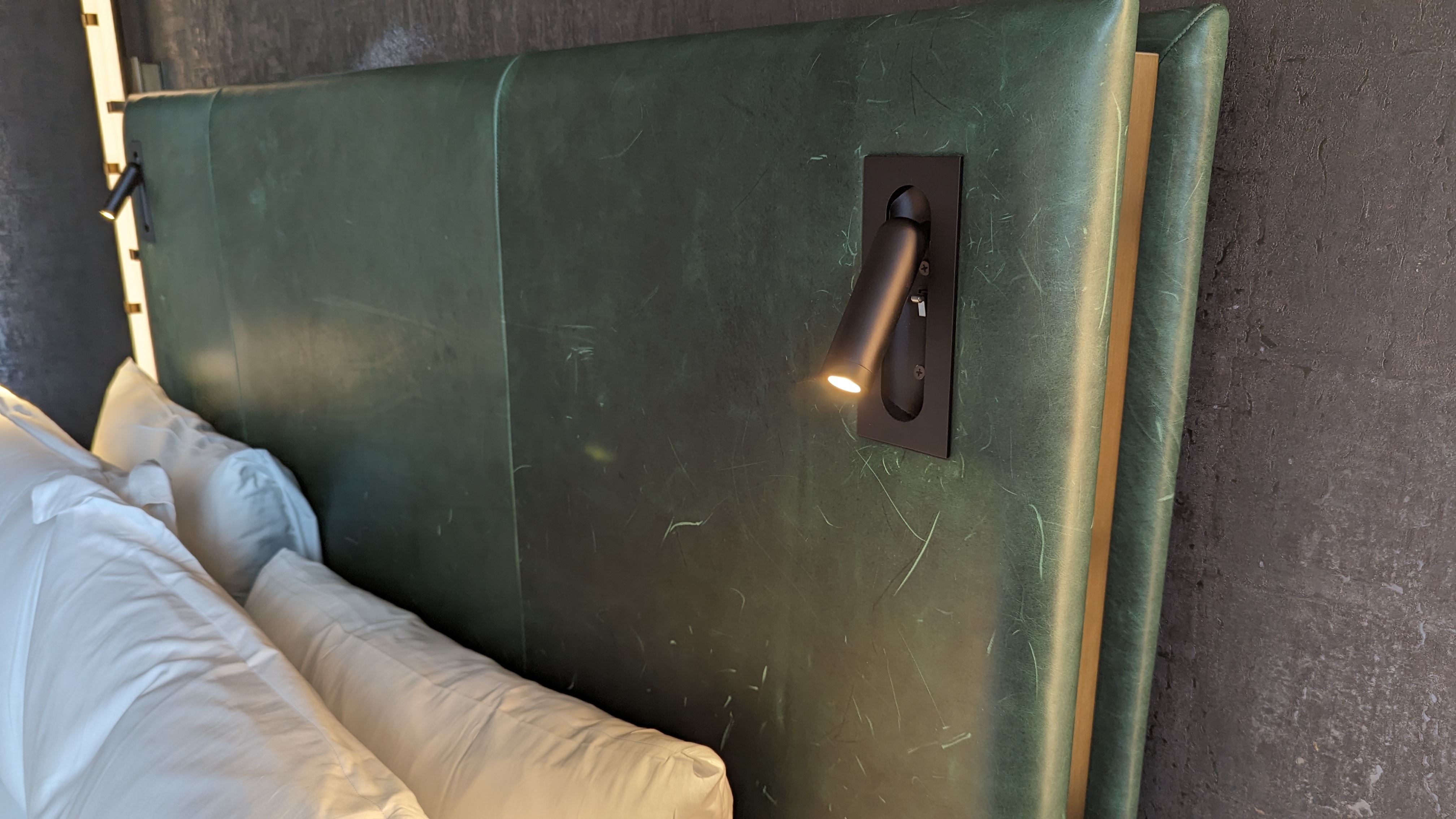 Thompson Austin room bedroom headboard light Thompson Austin room bedroom headboard light