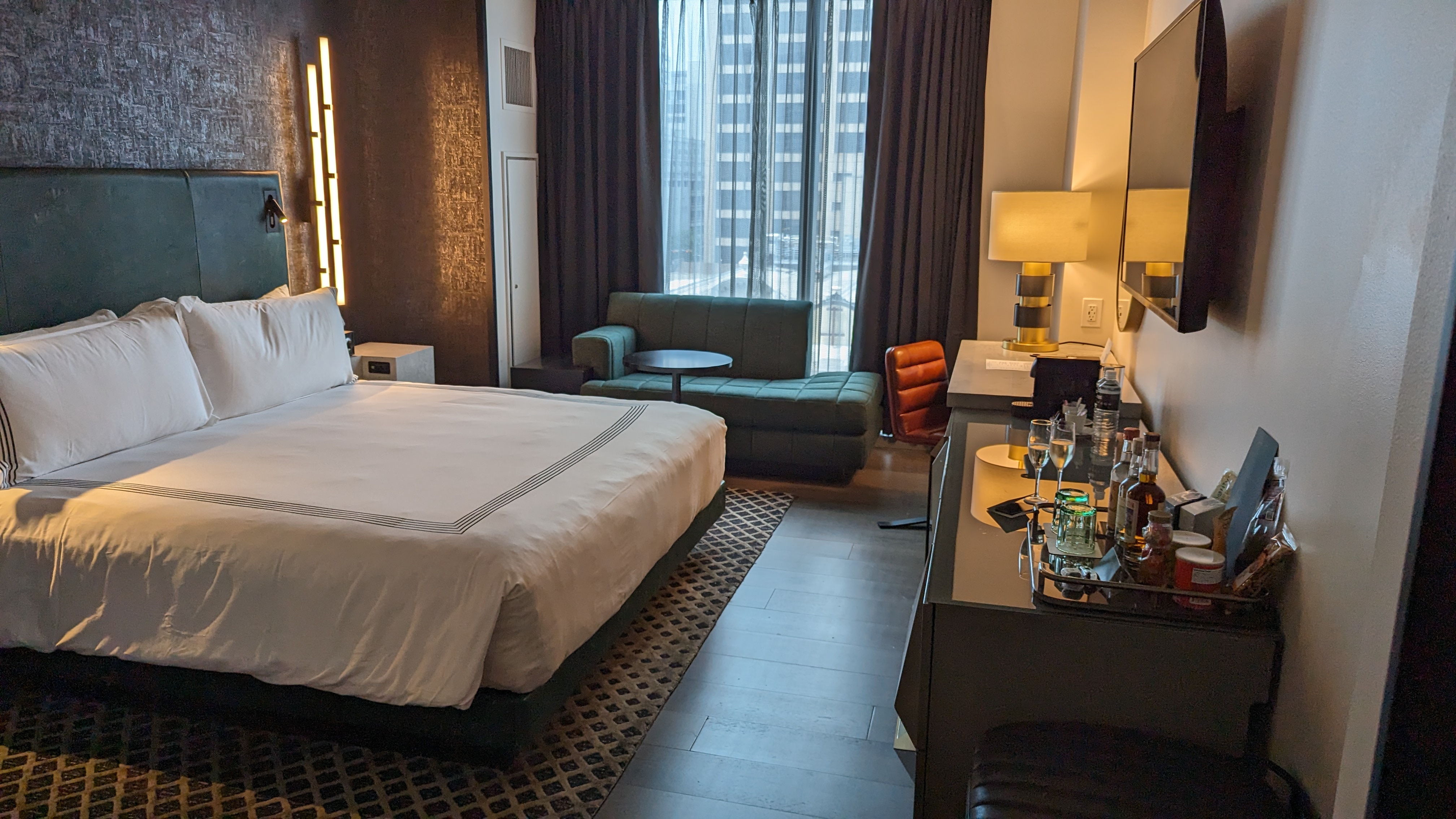 Thompson Dallas Thompson Austin room