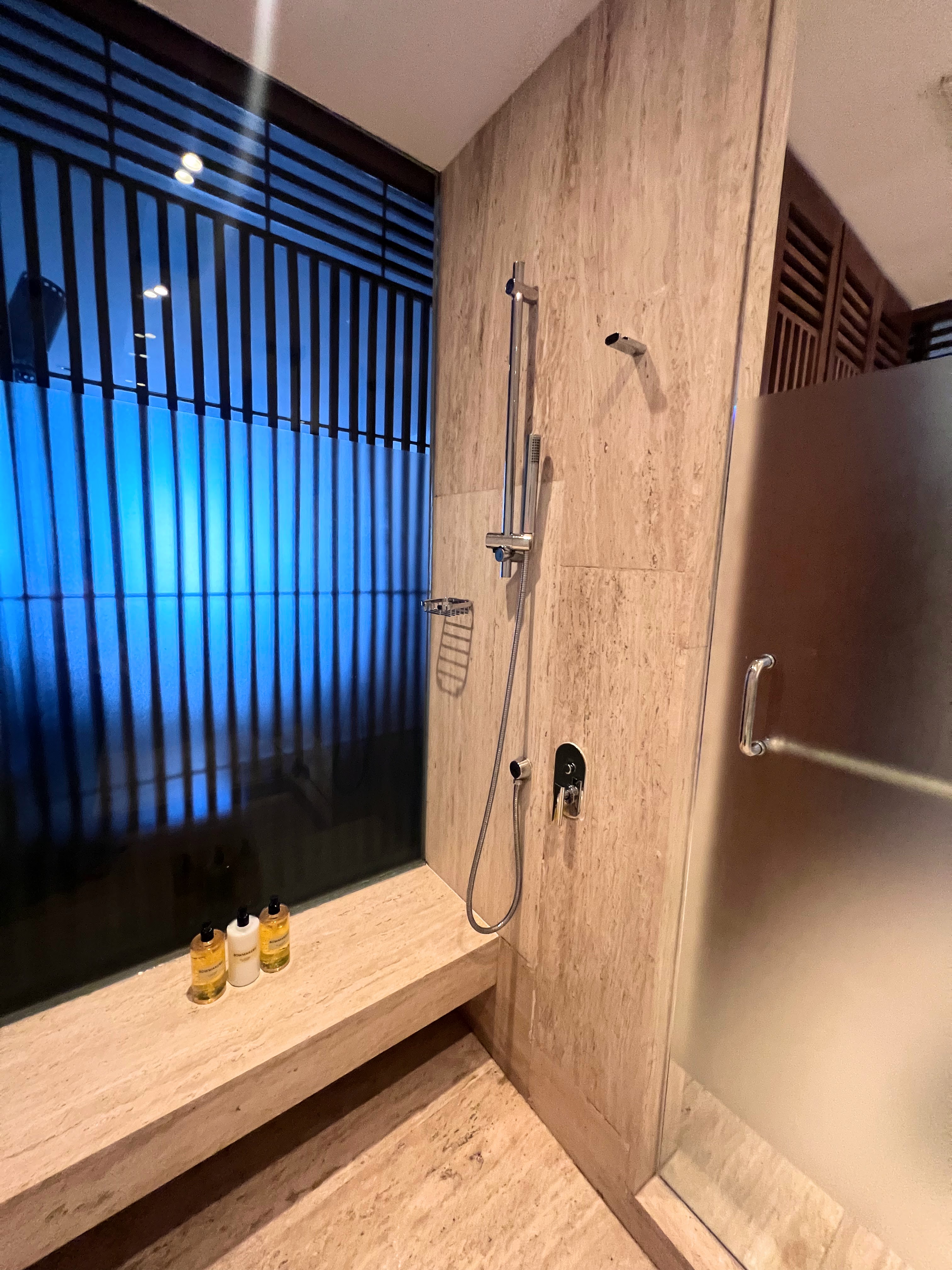 Thompson Playa del Carmen shower