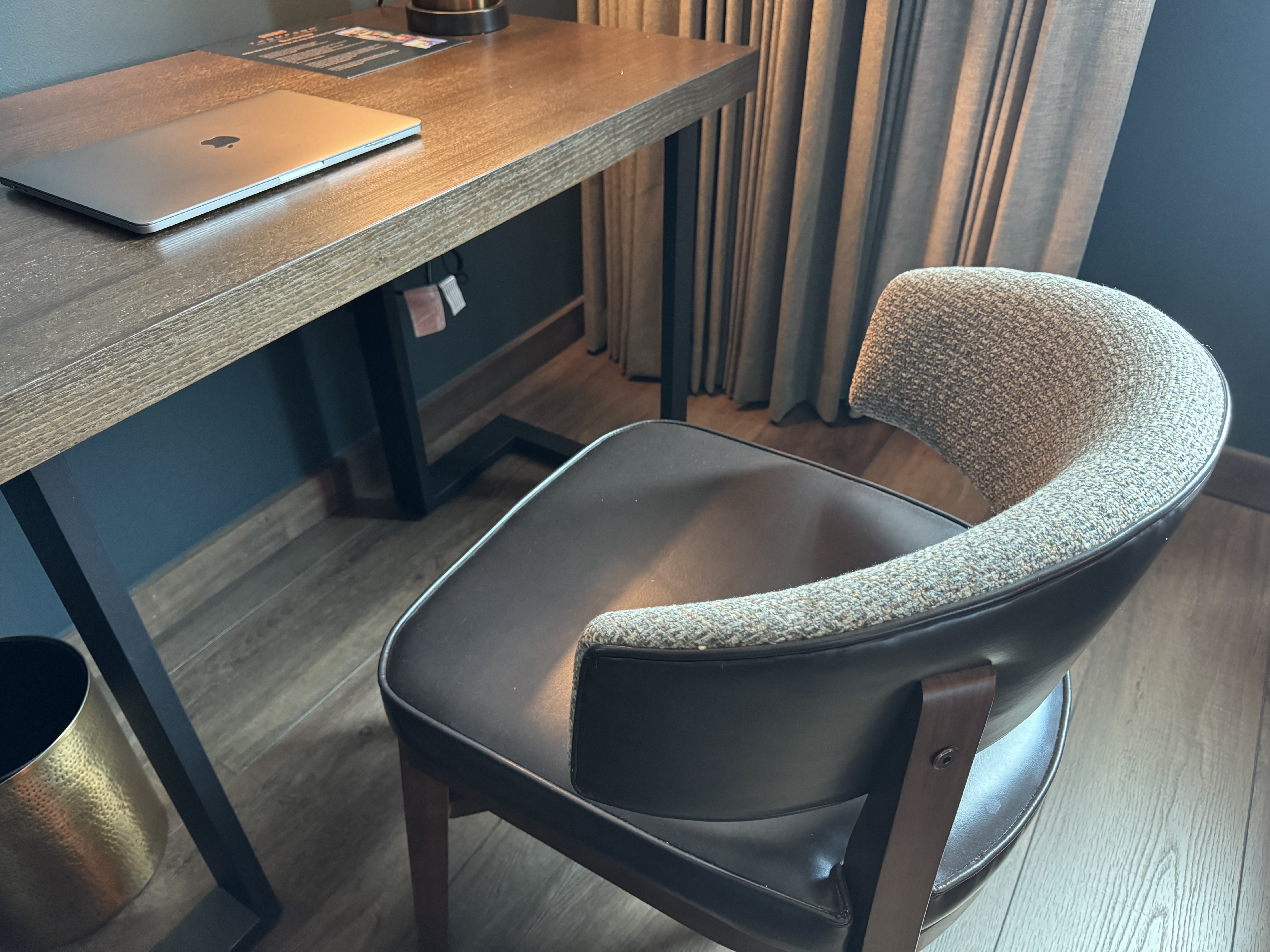Thompson San Antonio Riverwalk bedroom desk and chair Thompson San Antonio Riverwalk bedroom desk and chair