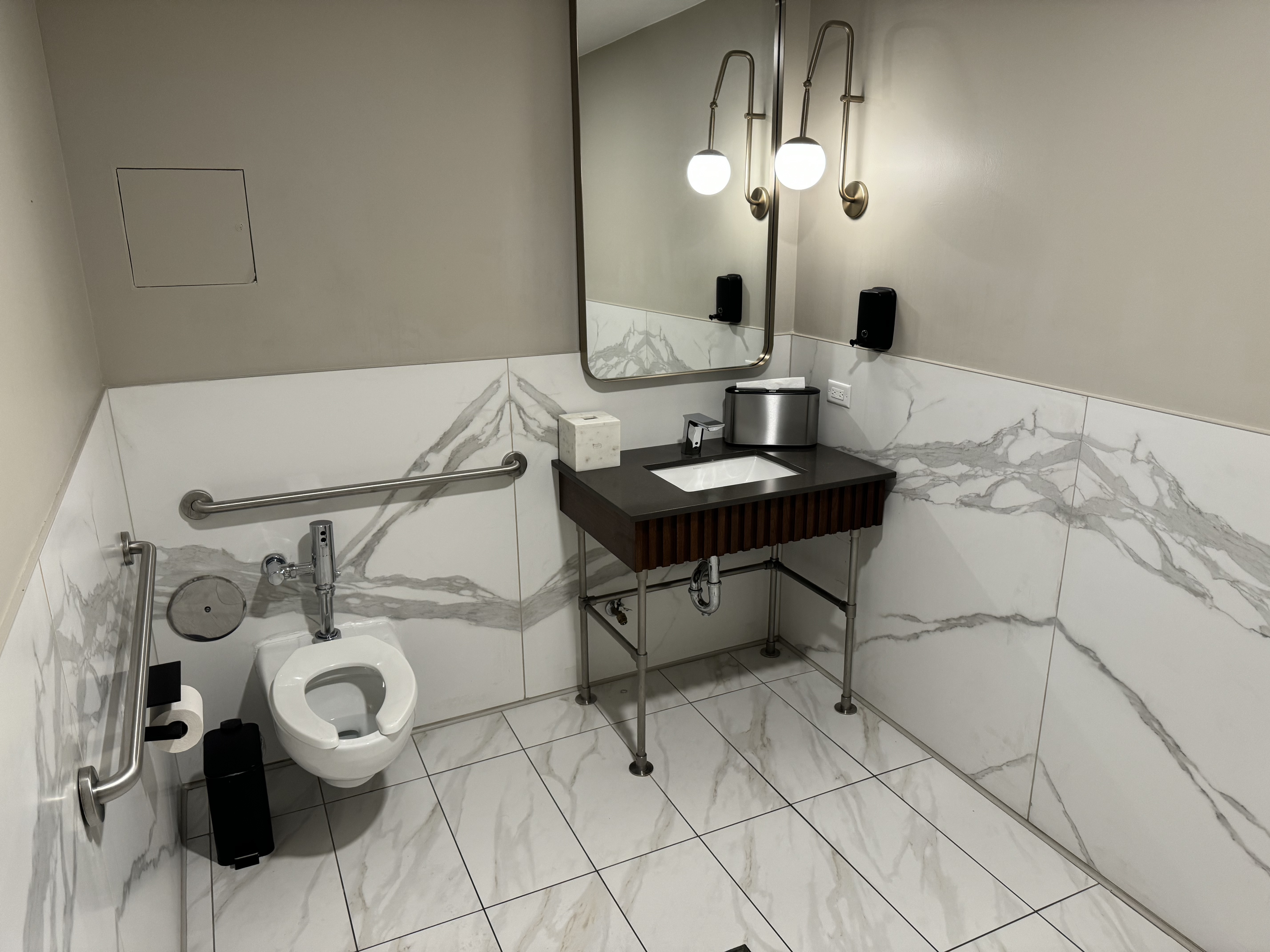 Thompson San Antonio Riverwalk gym bathroom Thompson San Antonio Riverwalk gym bathroom