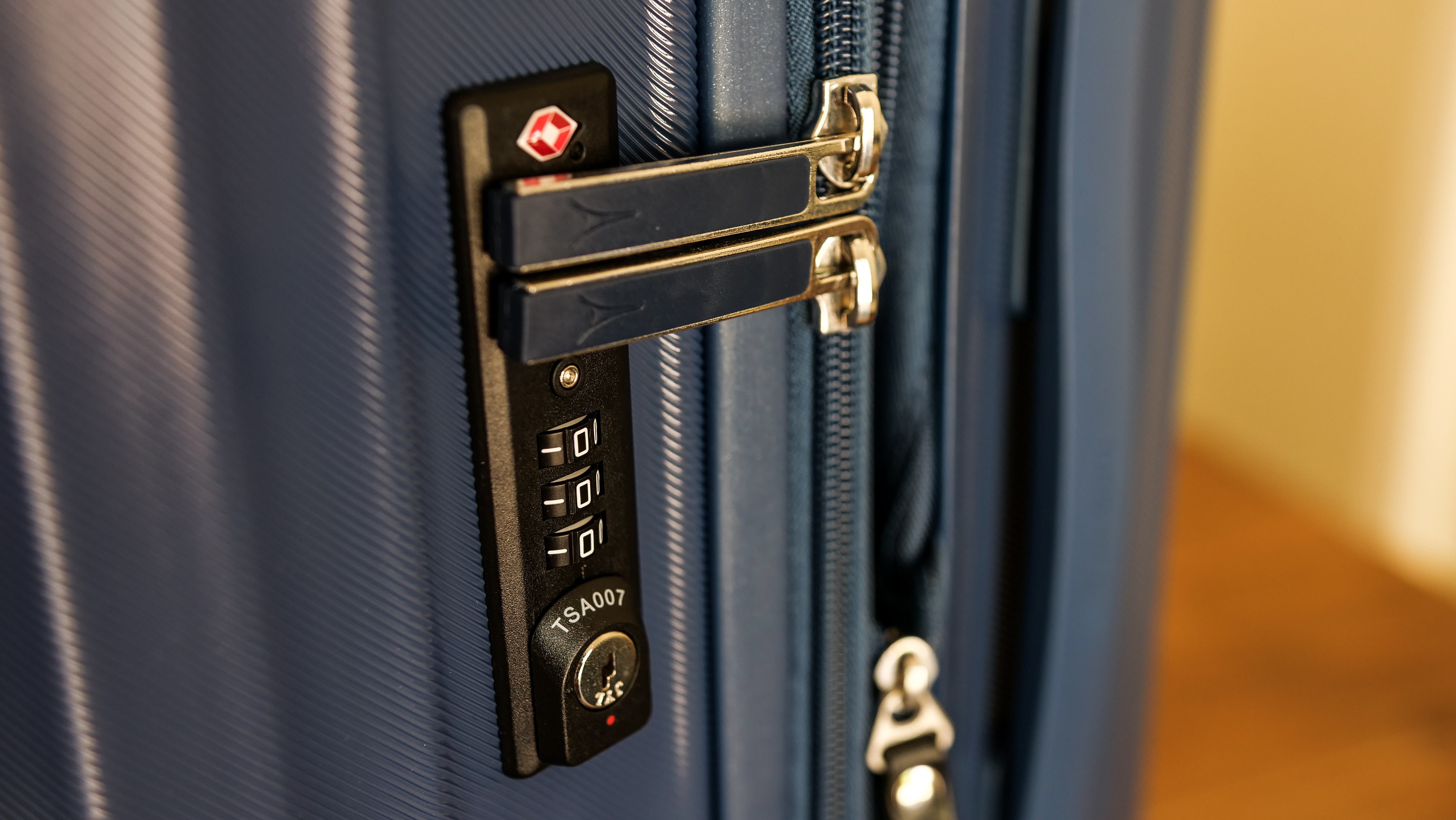 Travelpro Maxlite Air Lock