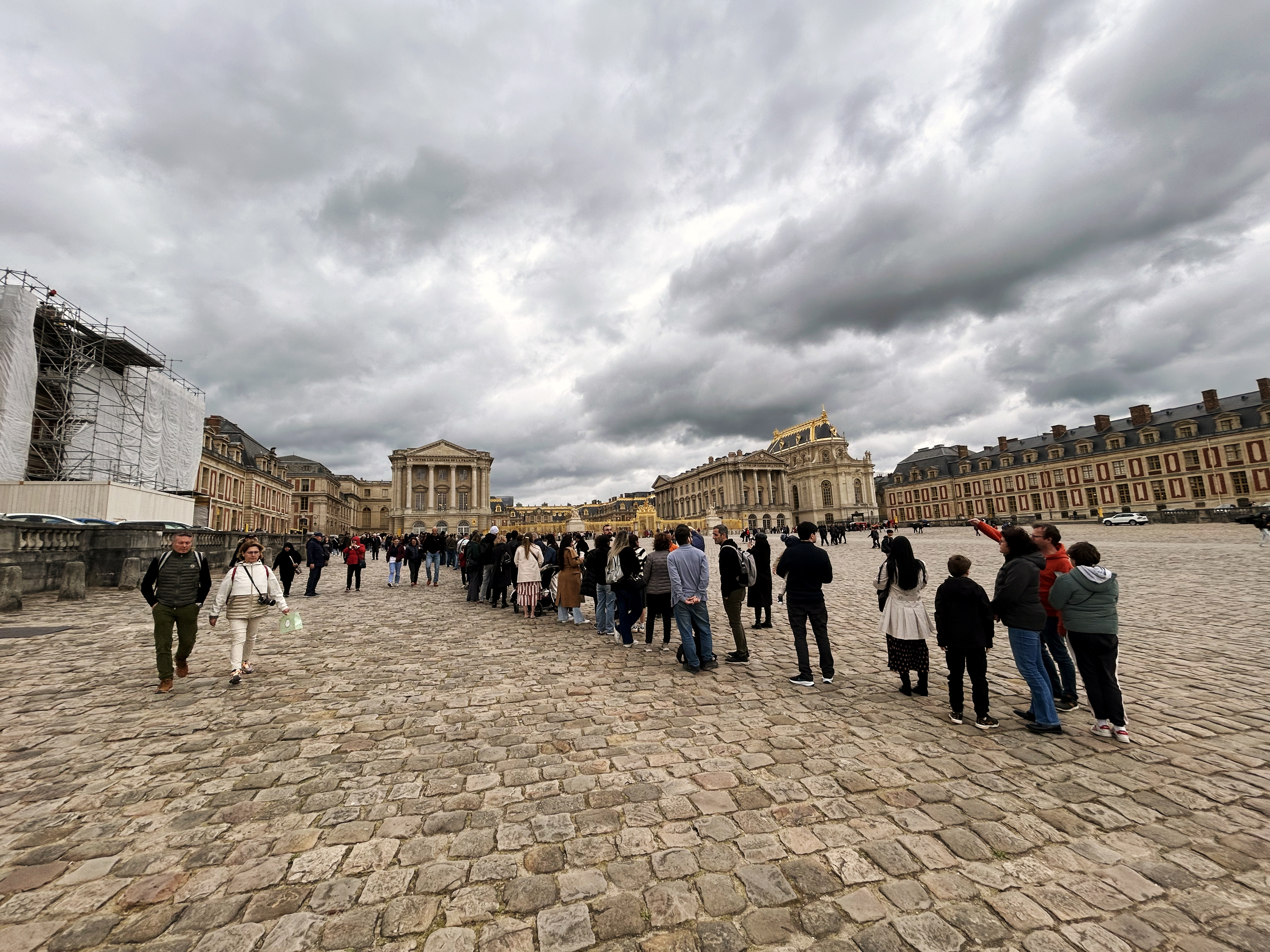 Versailles court of honor entry line Versailles court of honor entry line