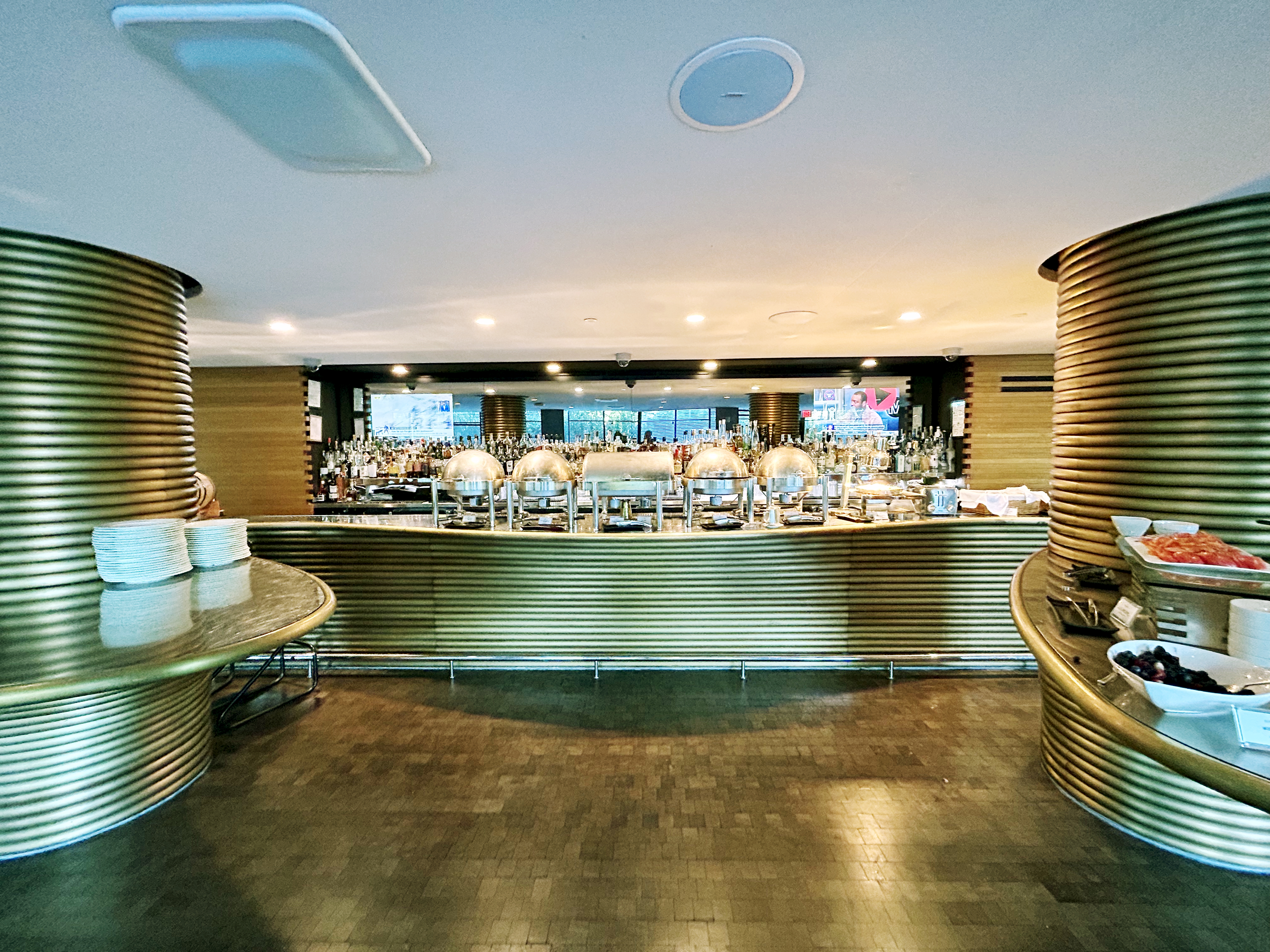 Watergate DC Kingbird buffet