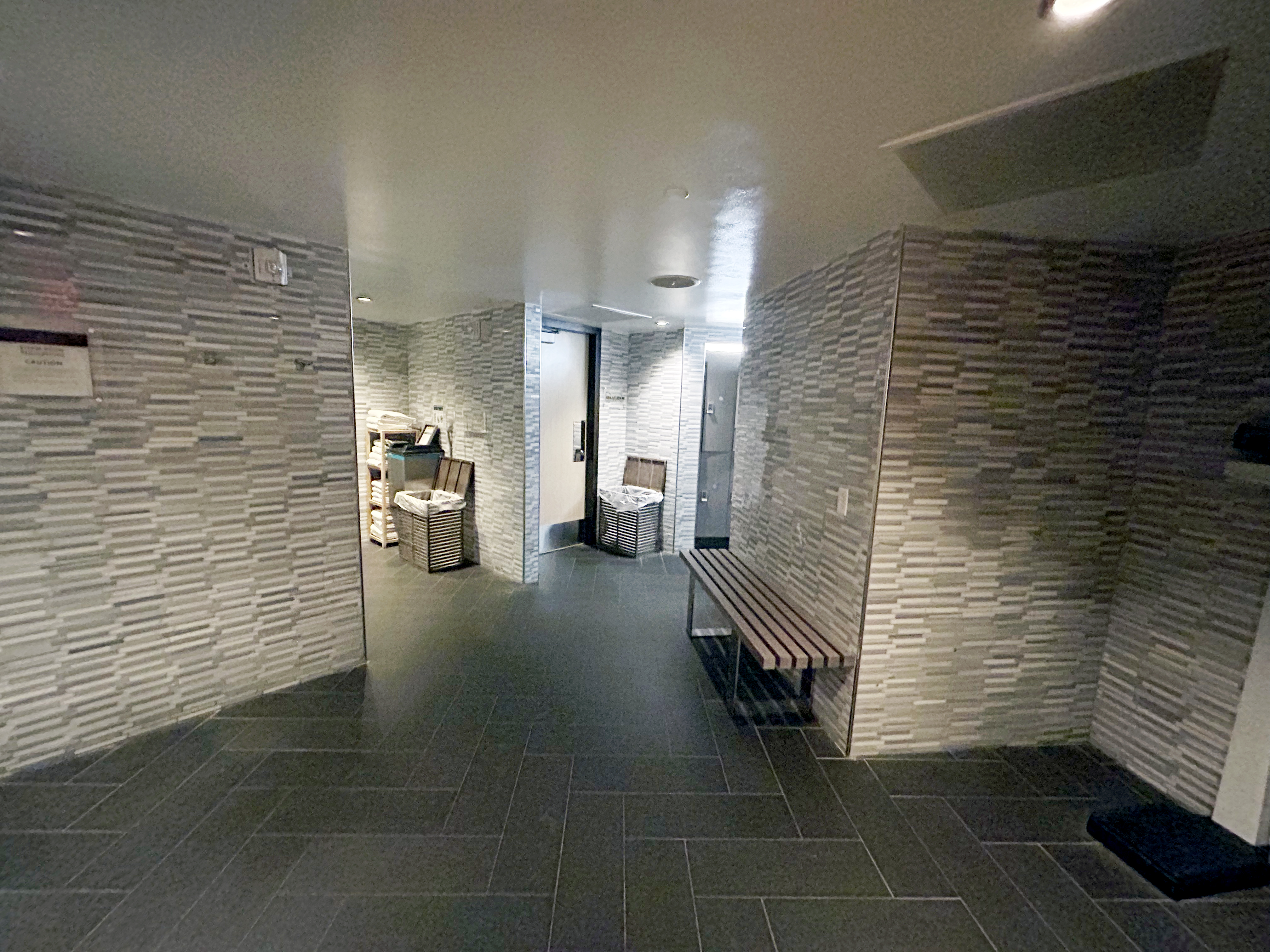 Watergate DC gym mens room