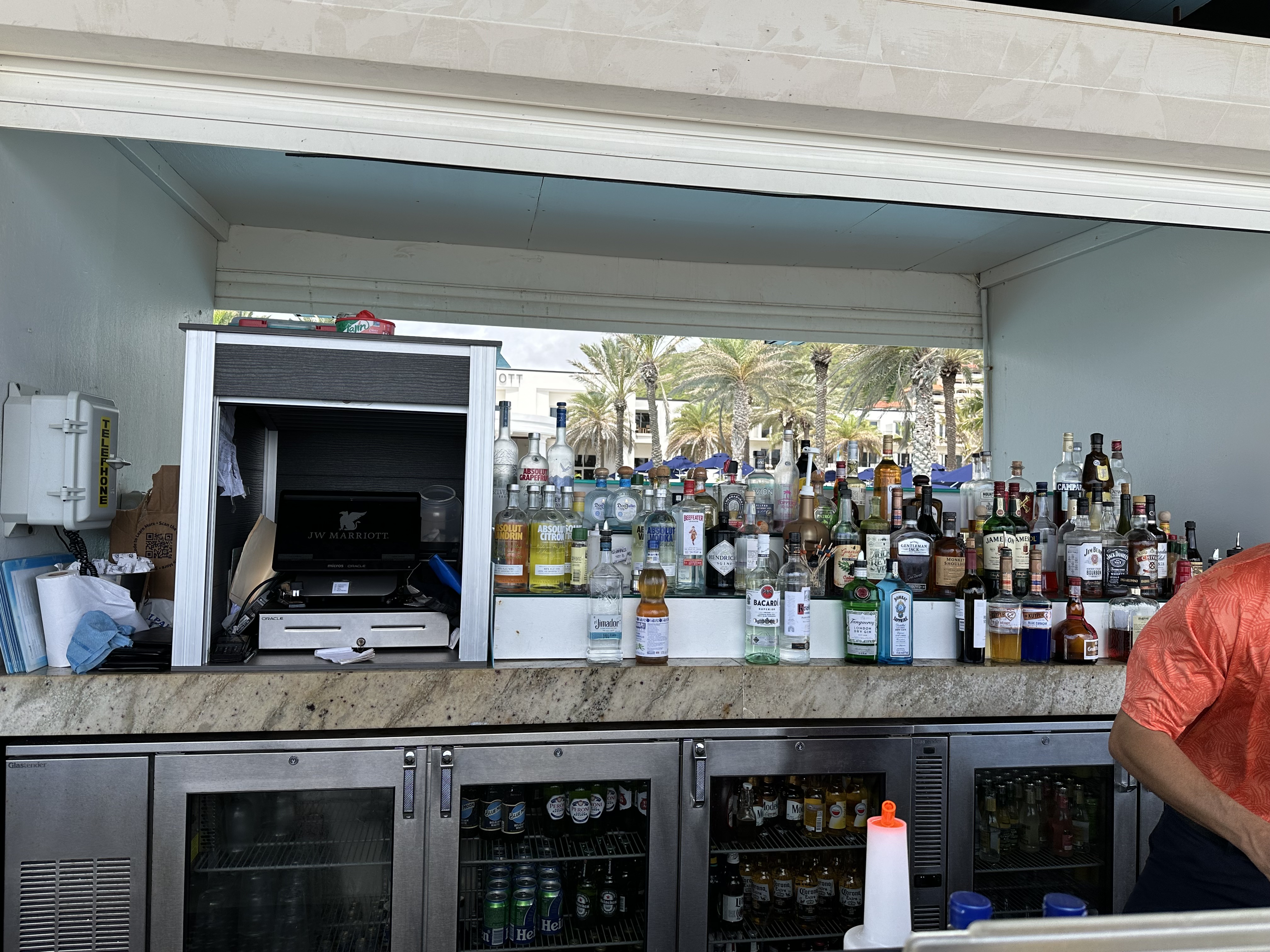bar JW Marriott SXM