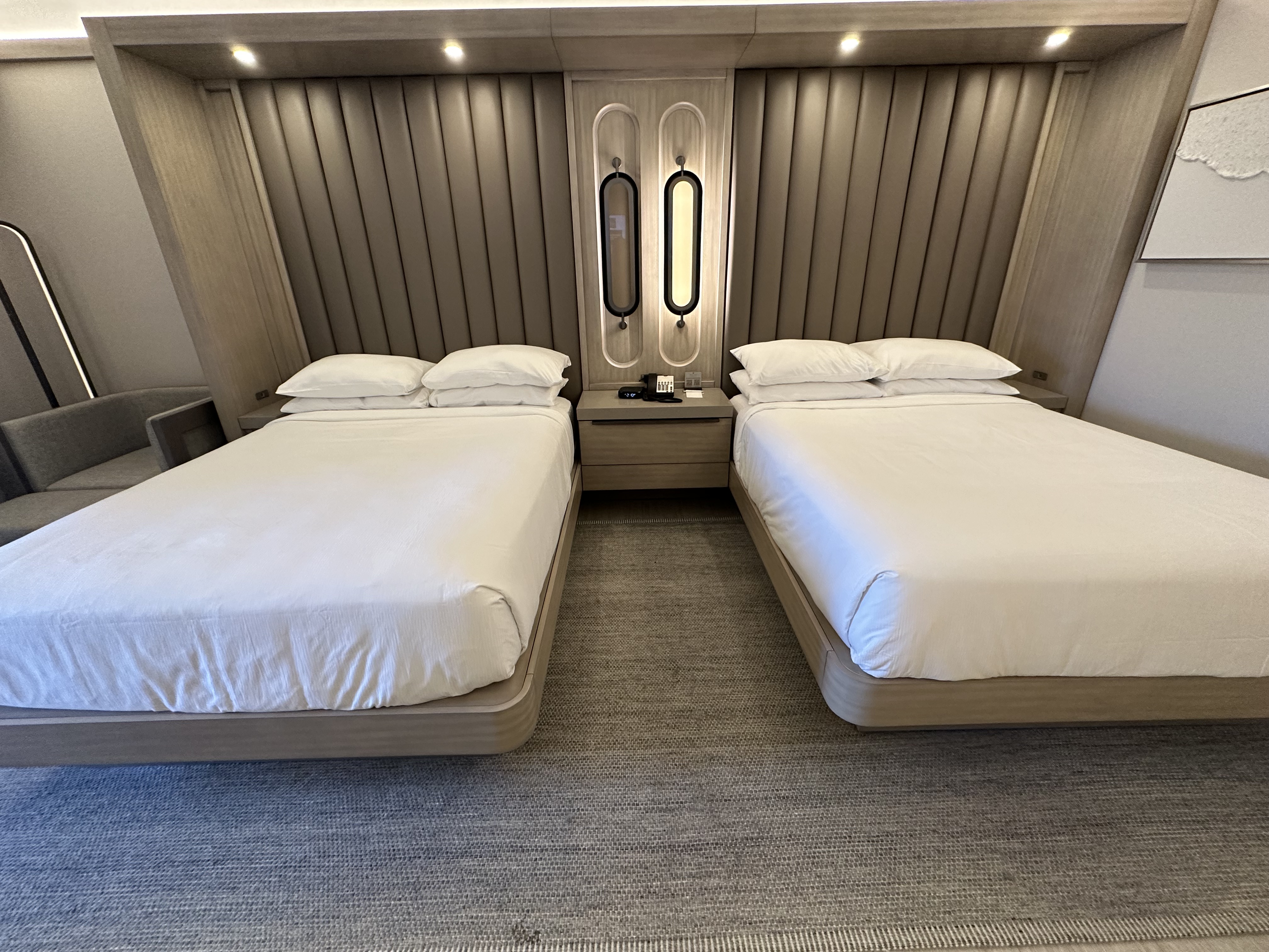 beds JW Marriott SXM