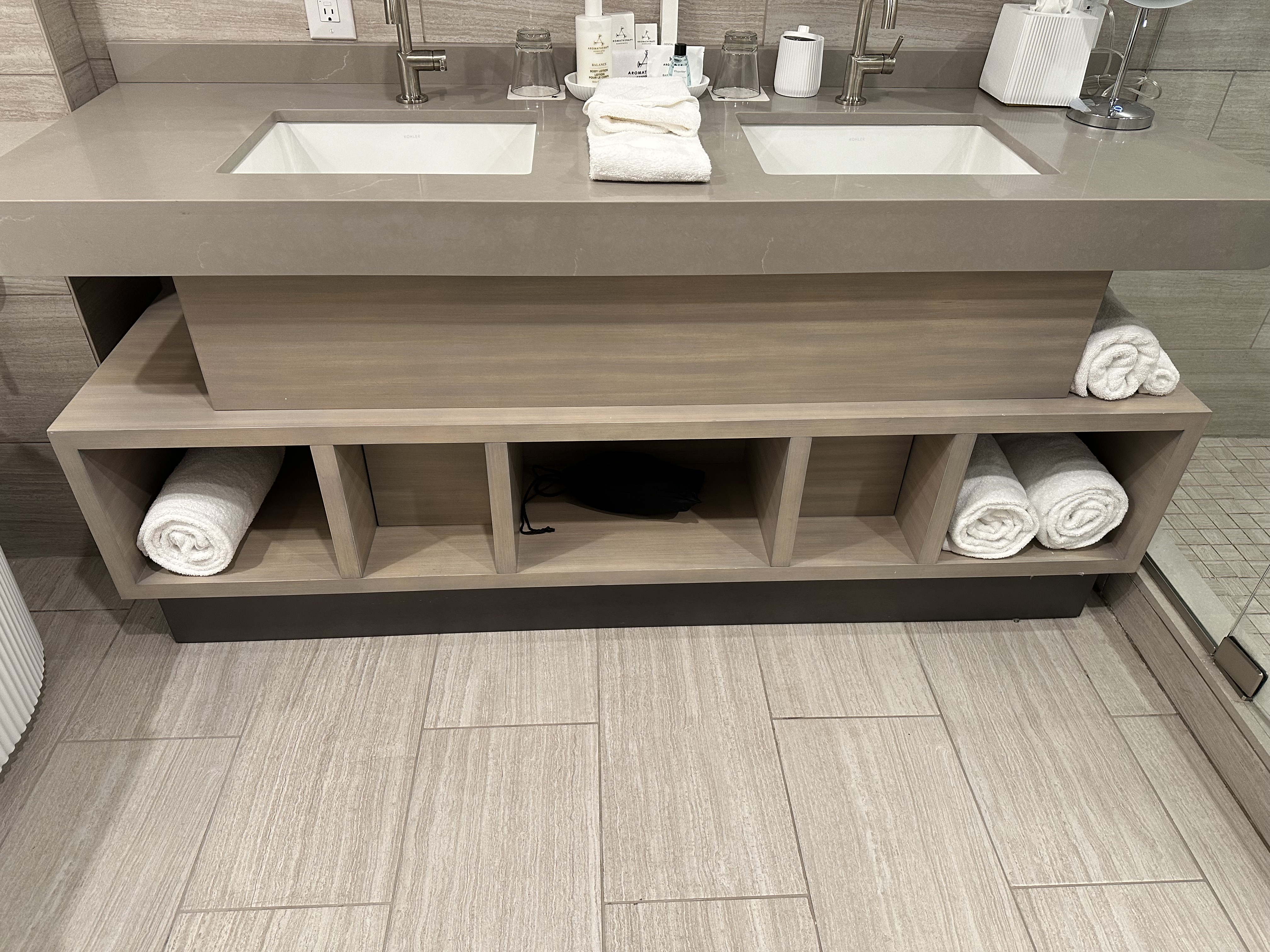double sink JW Marriott SXM