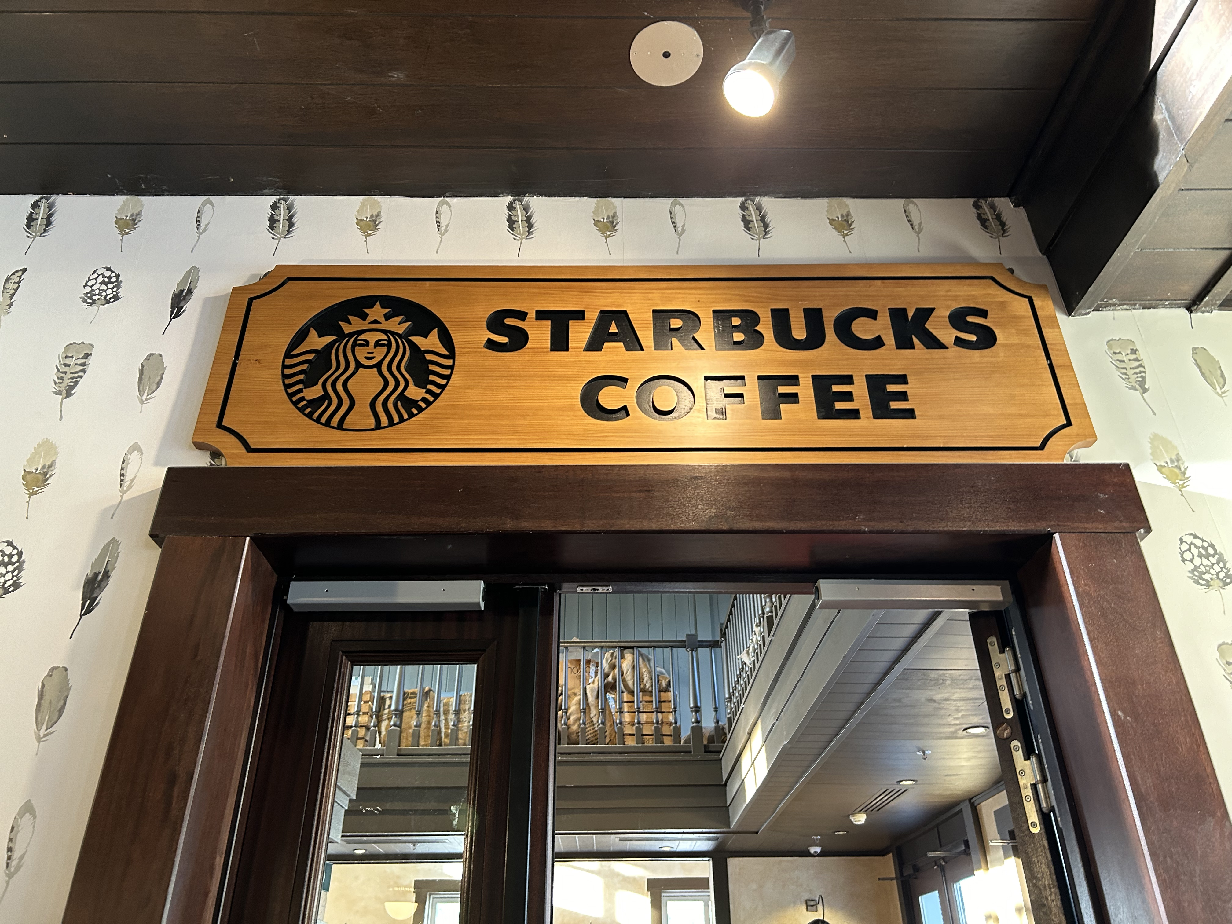 hotel cheyenne starbucks