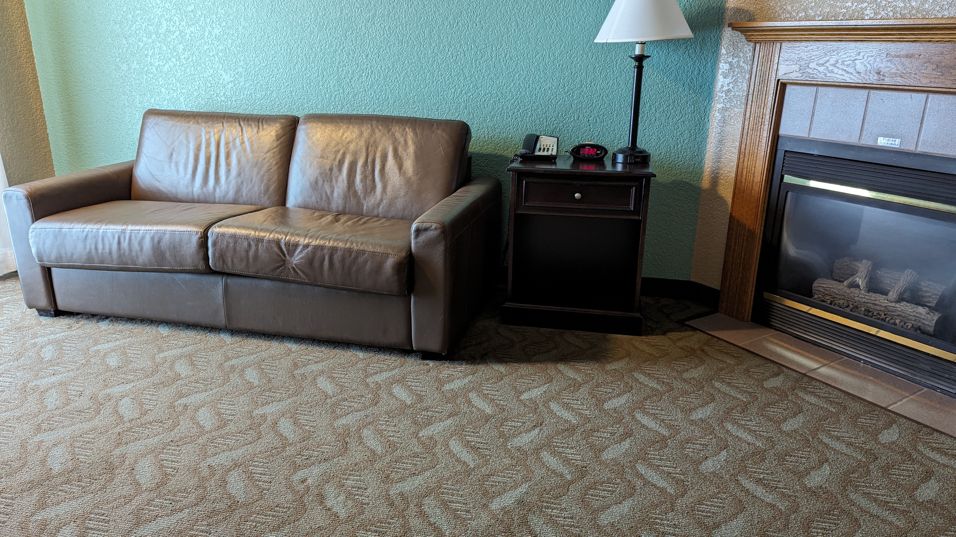 Best Western Plus Bayshore Inn Eureka living room with sofa bed