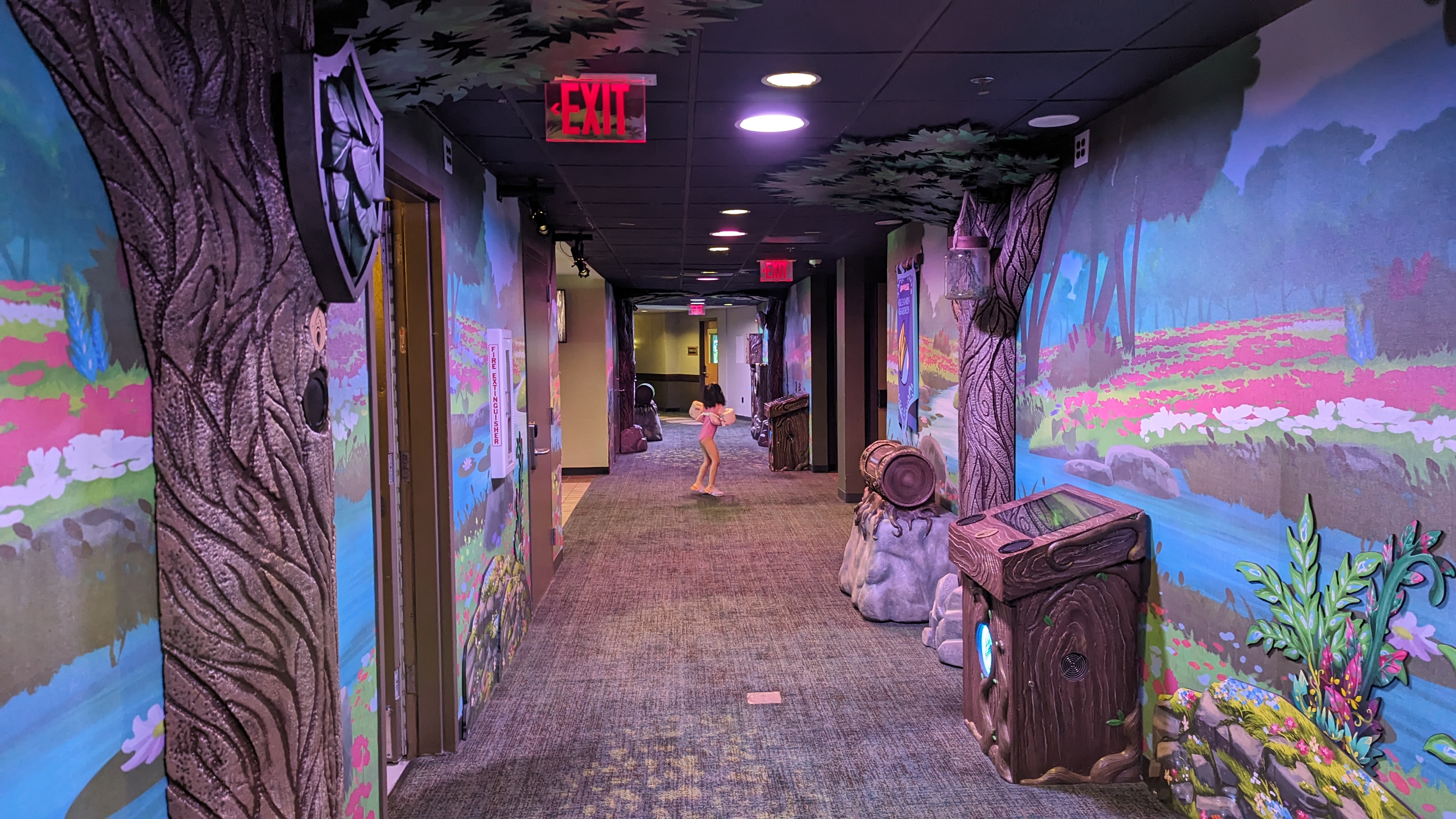 Great Wolf Lodge Grapevine amenities MagiQuest floor theming Great Wolf Lodge Grapevine amenities MagiQuest floor theming