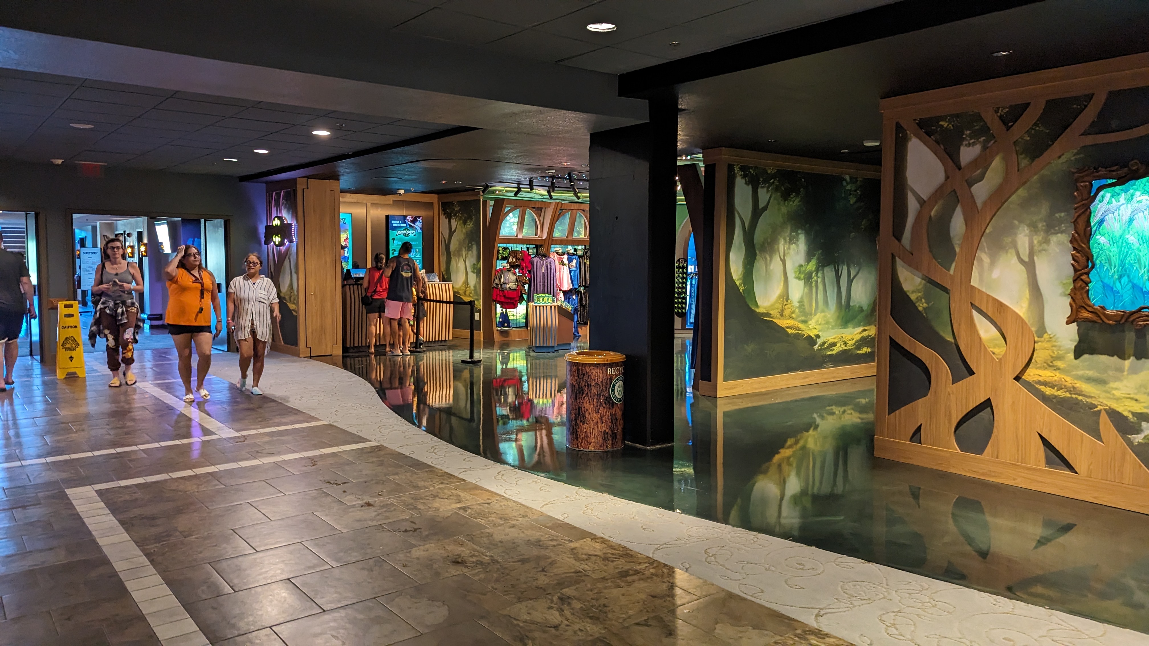 Great Wolf Lodge Grapevine amenities MagiQuest walkway Great Wolf Lodge Grapevine amenities MagiQuest walkway