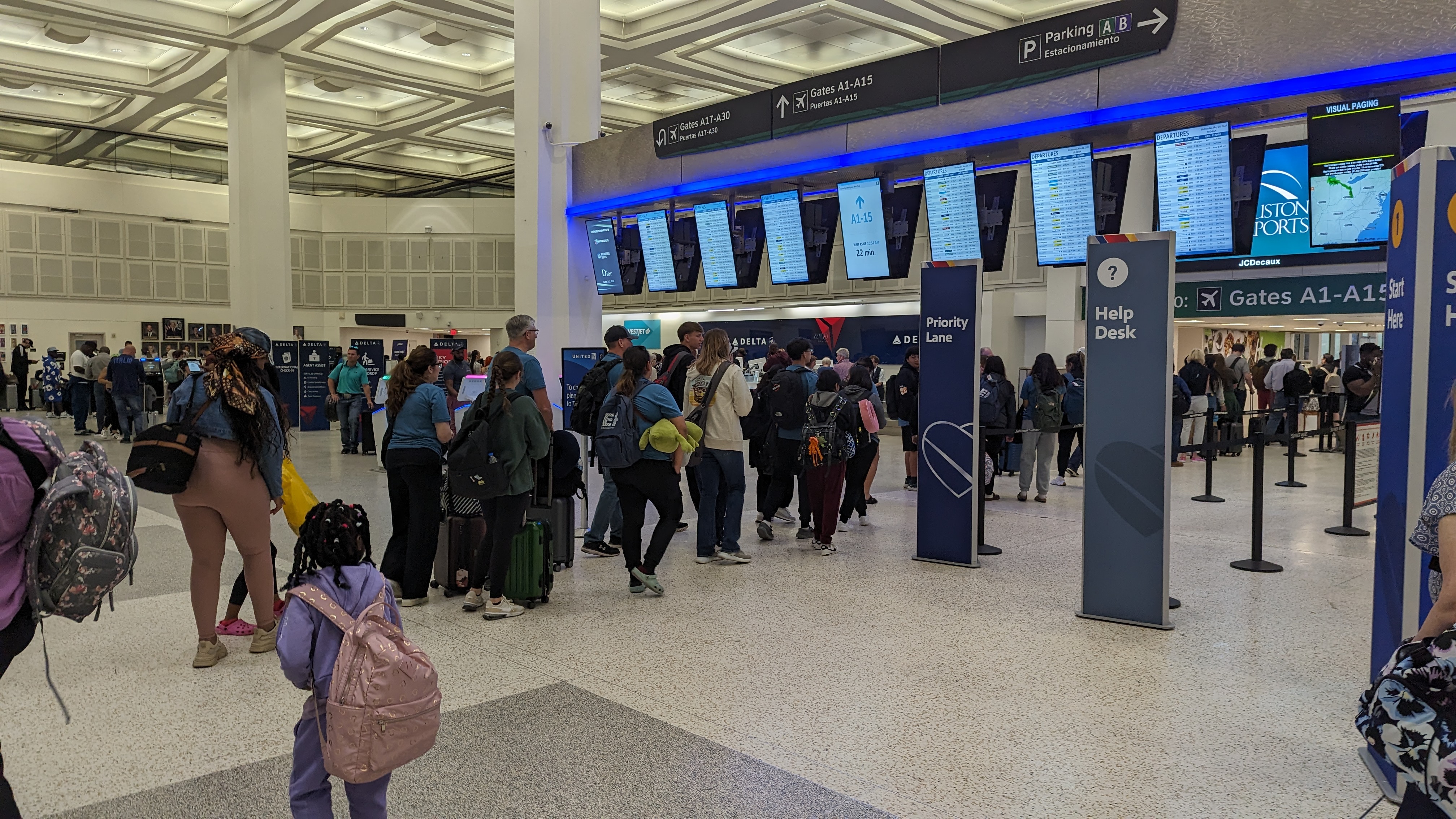 IAH to LAS Terminal A TSA screening line IAH to LAS Terminal A TSA screening line