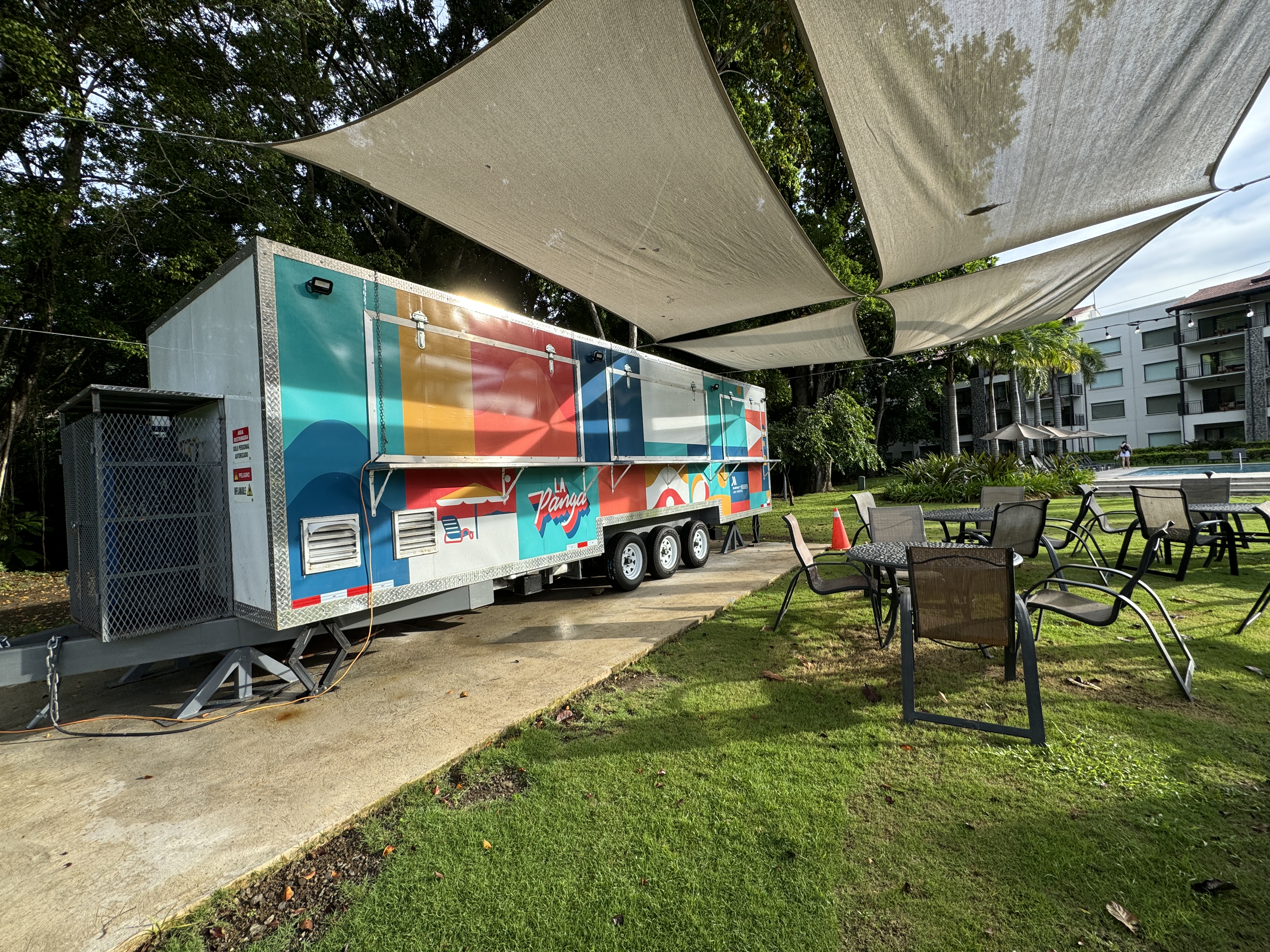 Los Suenos Marriott La Panga food truck 