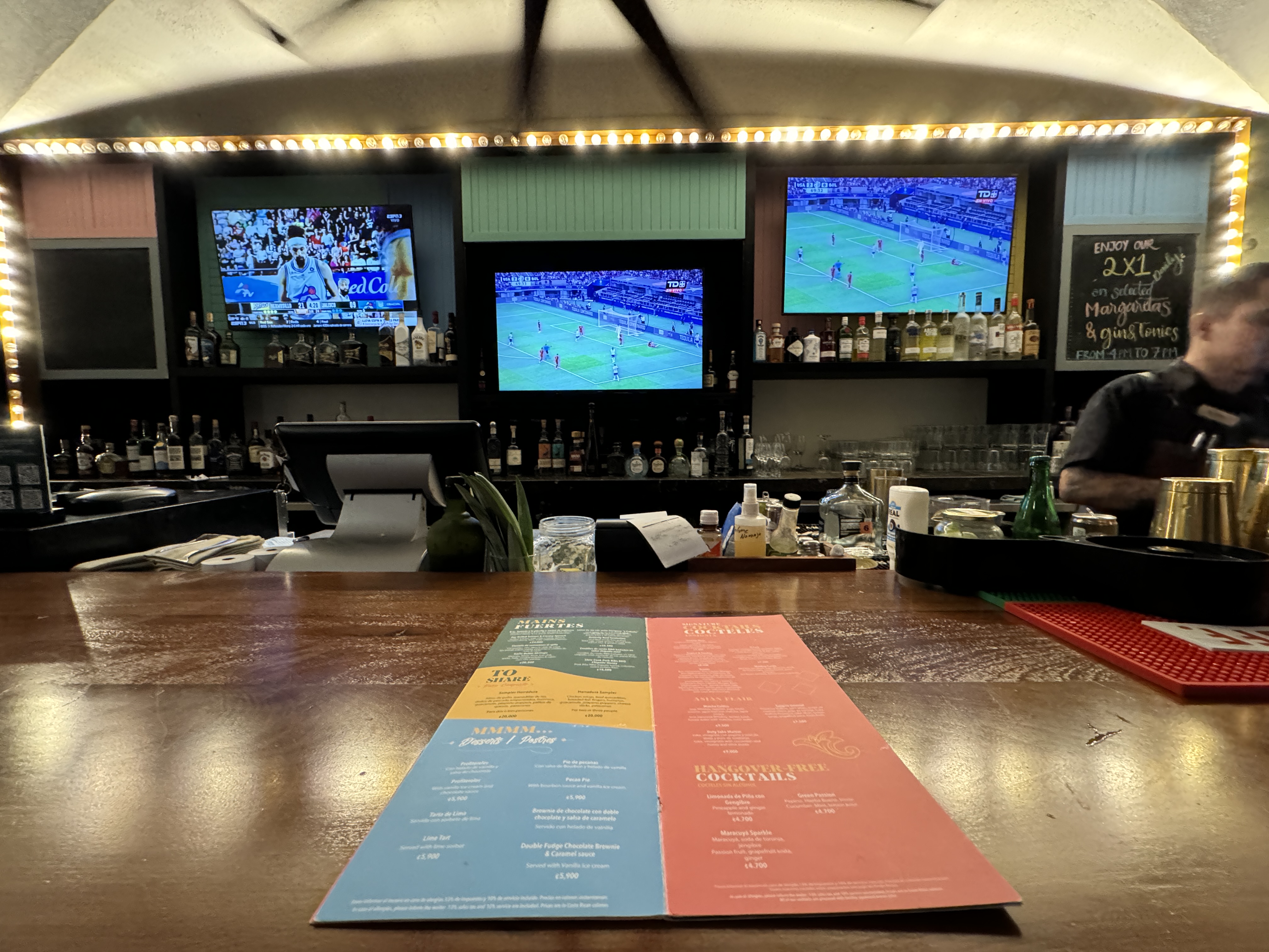 Los Suenos Marriott Ocho Bar Seating
