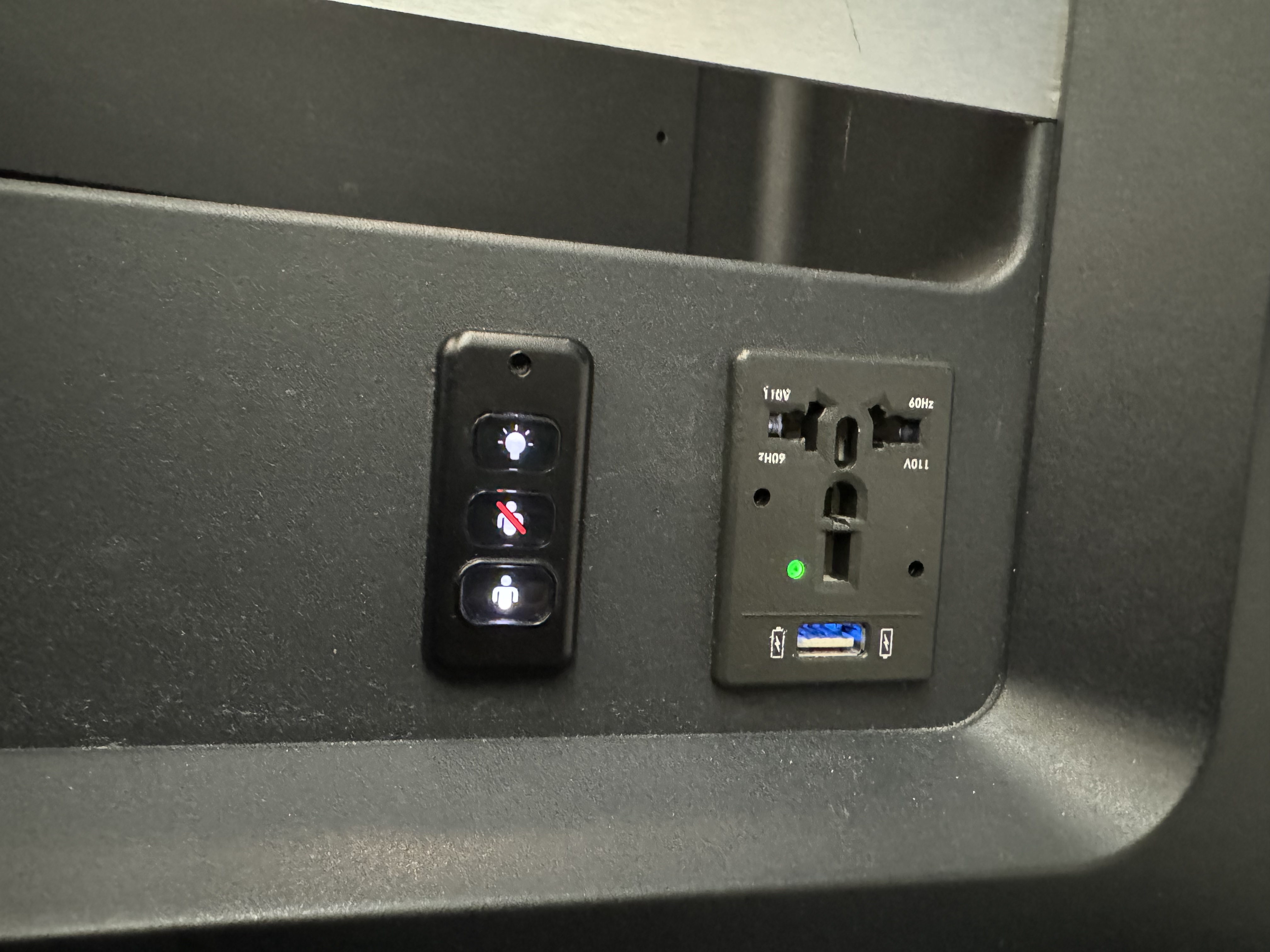 Zipair LAX NRT business class outlet Zipair LAX NRT business class outlet