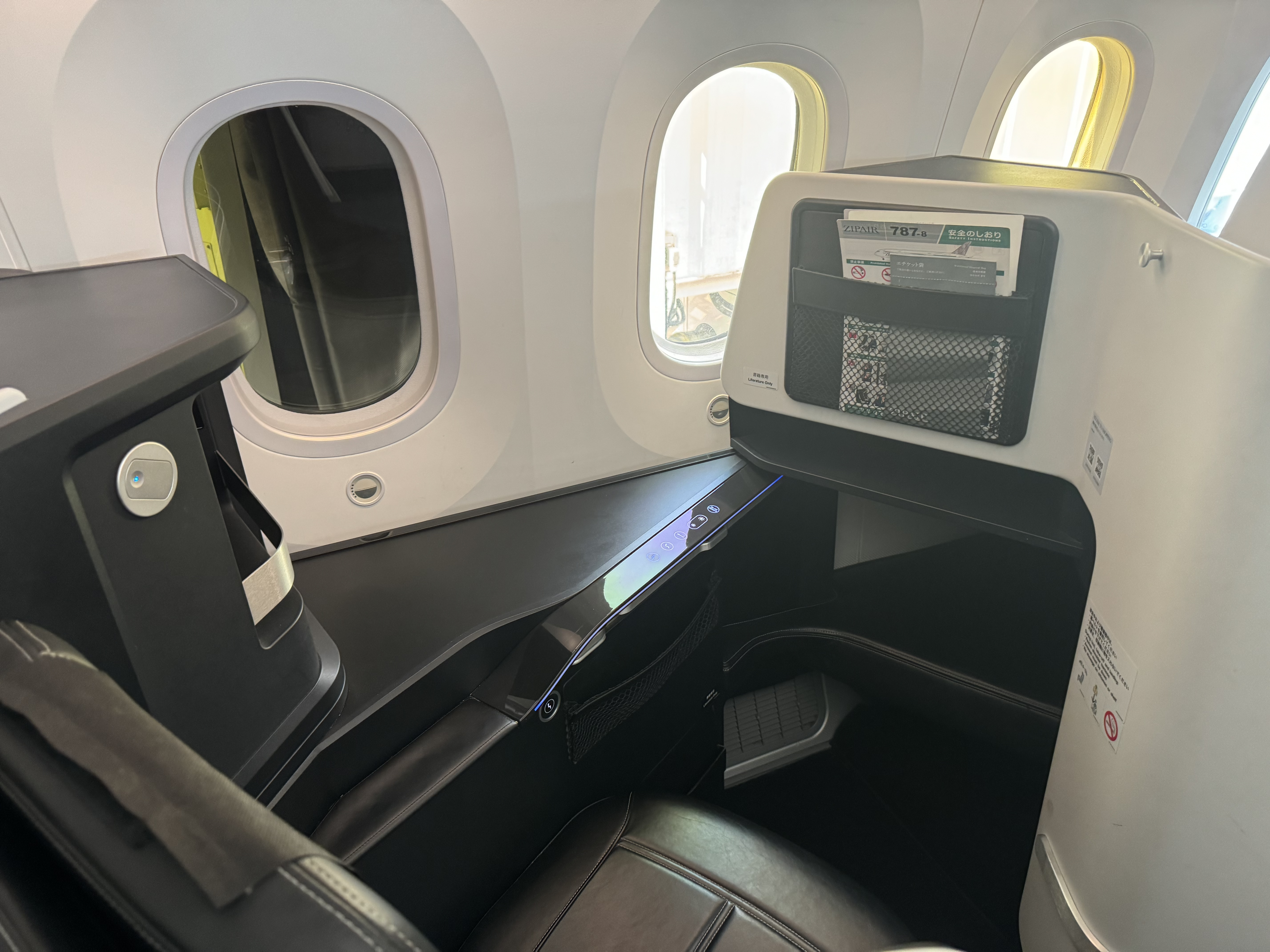 Zipair LAX NRT business class window seat Zipair LAX NRT business class window seat