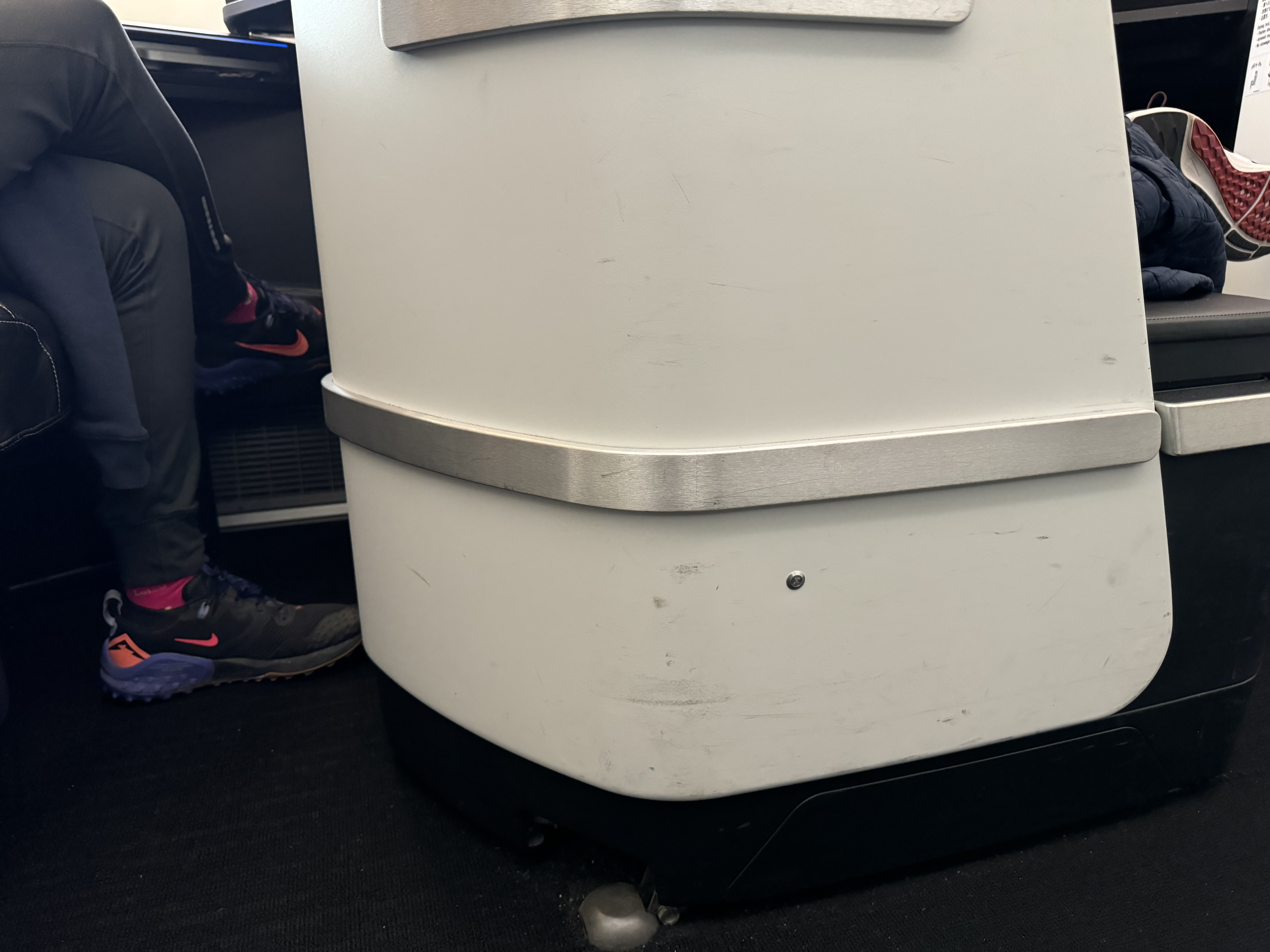 Zipair LAX NRT scuffed molding Zipair LAX NRT scuffed molding