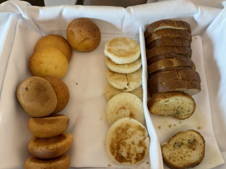 Breads Emirates flight Breads Emirates flight