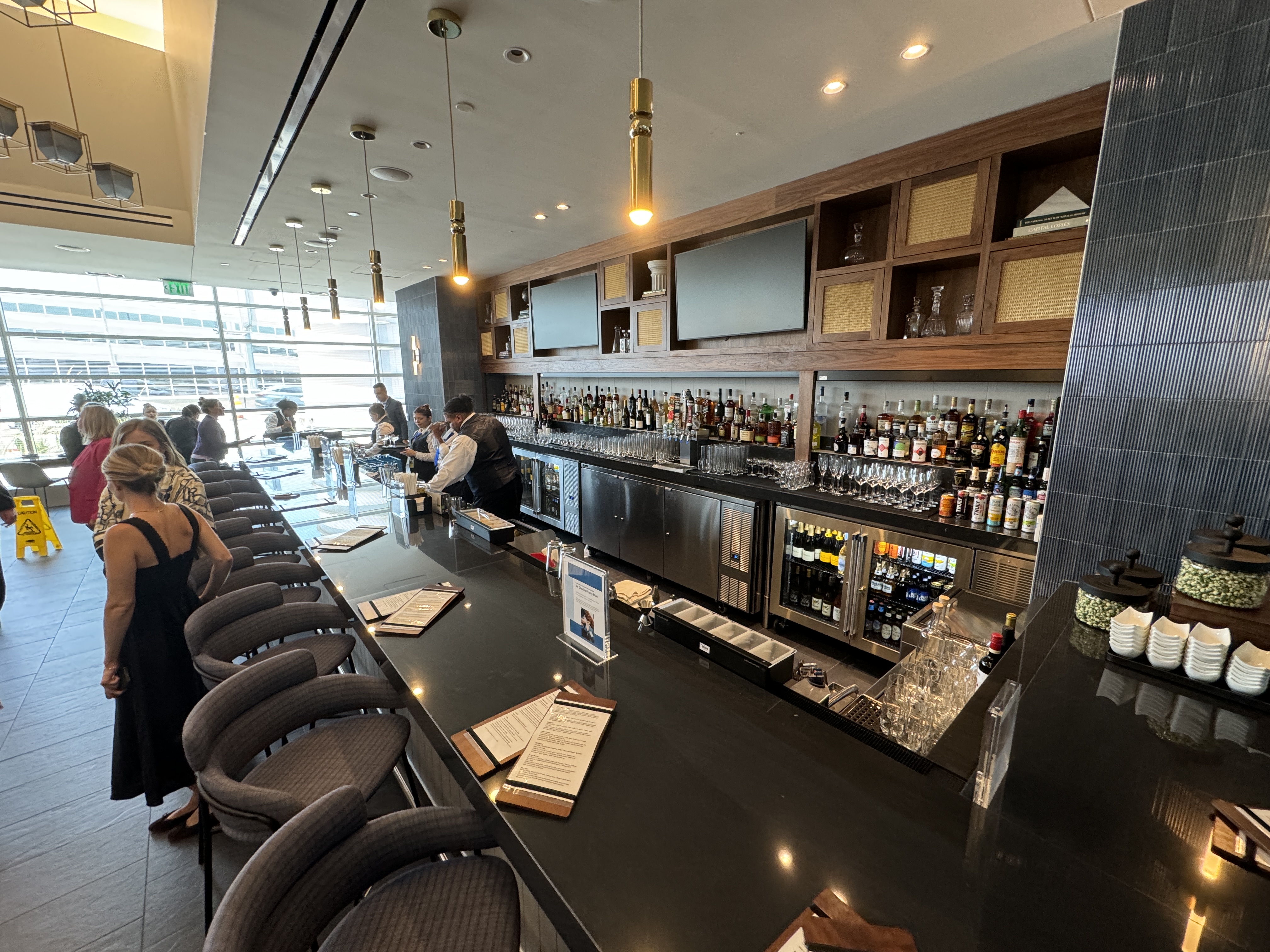 Centurion Lounge DCA Bar Media Centurion Lounge DCA Bar Media