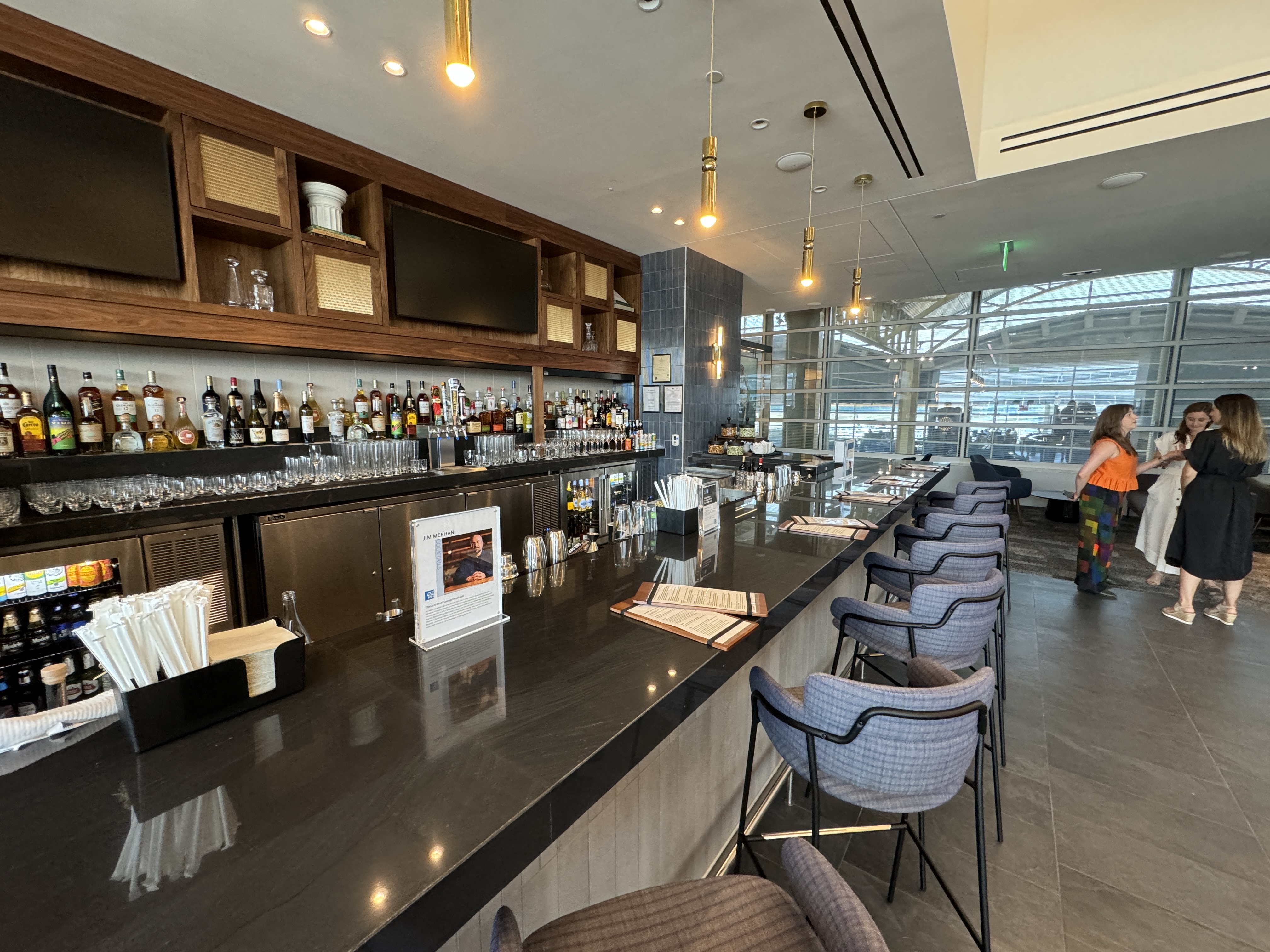 Centurion Lounge DCA Bar Centurion Lounge DCA Bar