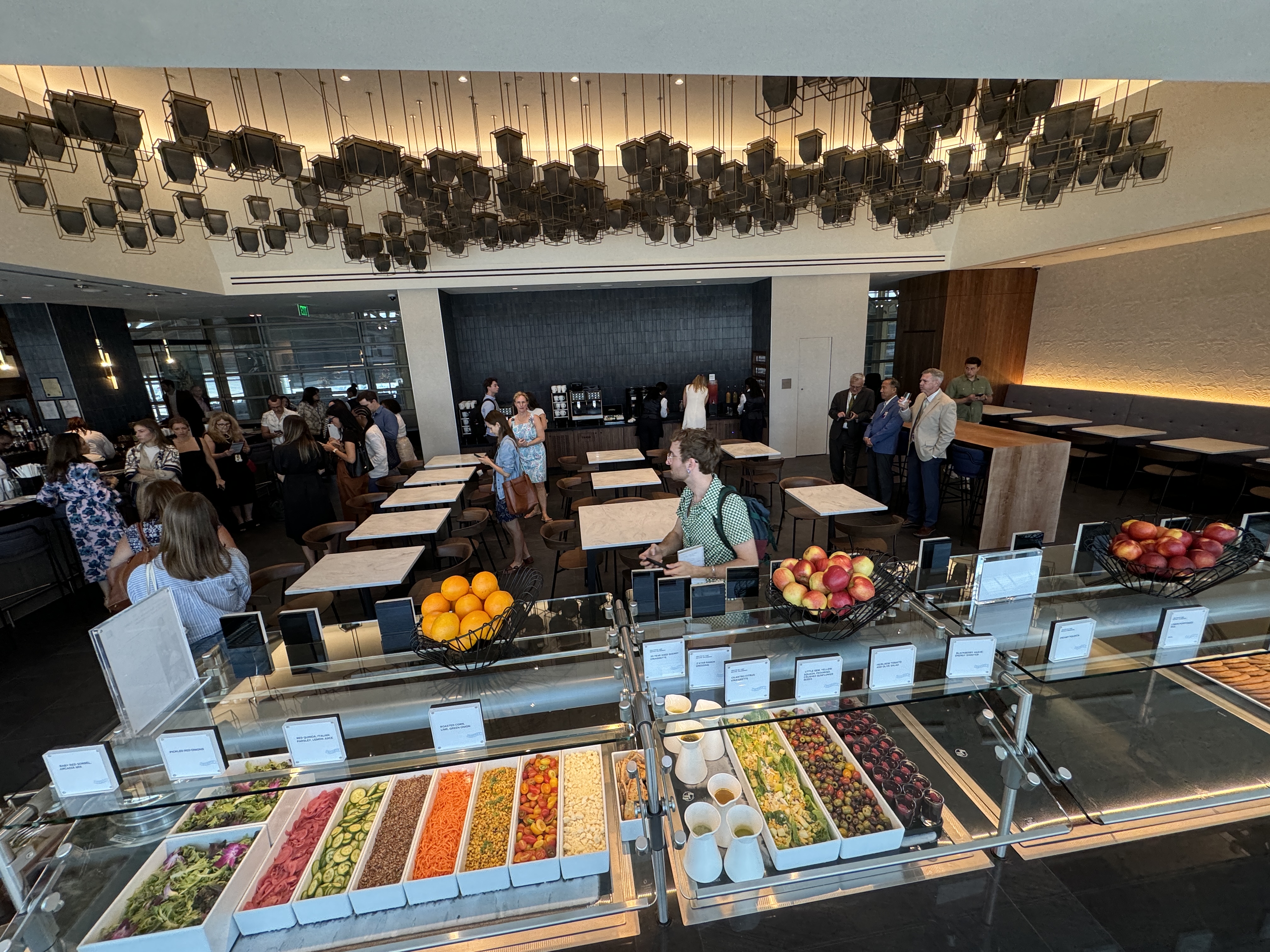 Centurion Lounge DCA Buffet Overview Tour Centurion Lounge DCA Buffet Overview Tour