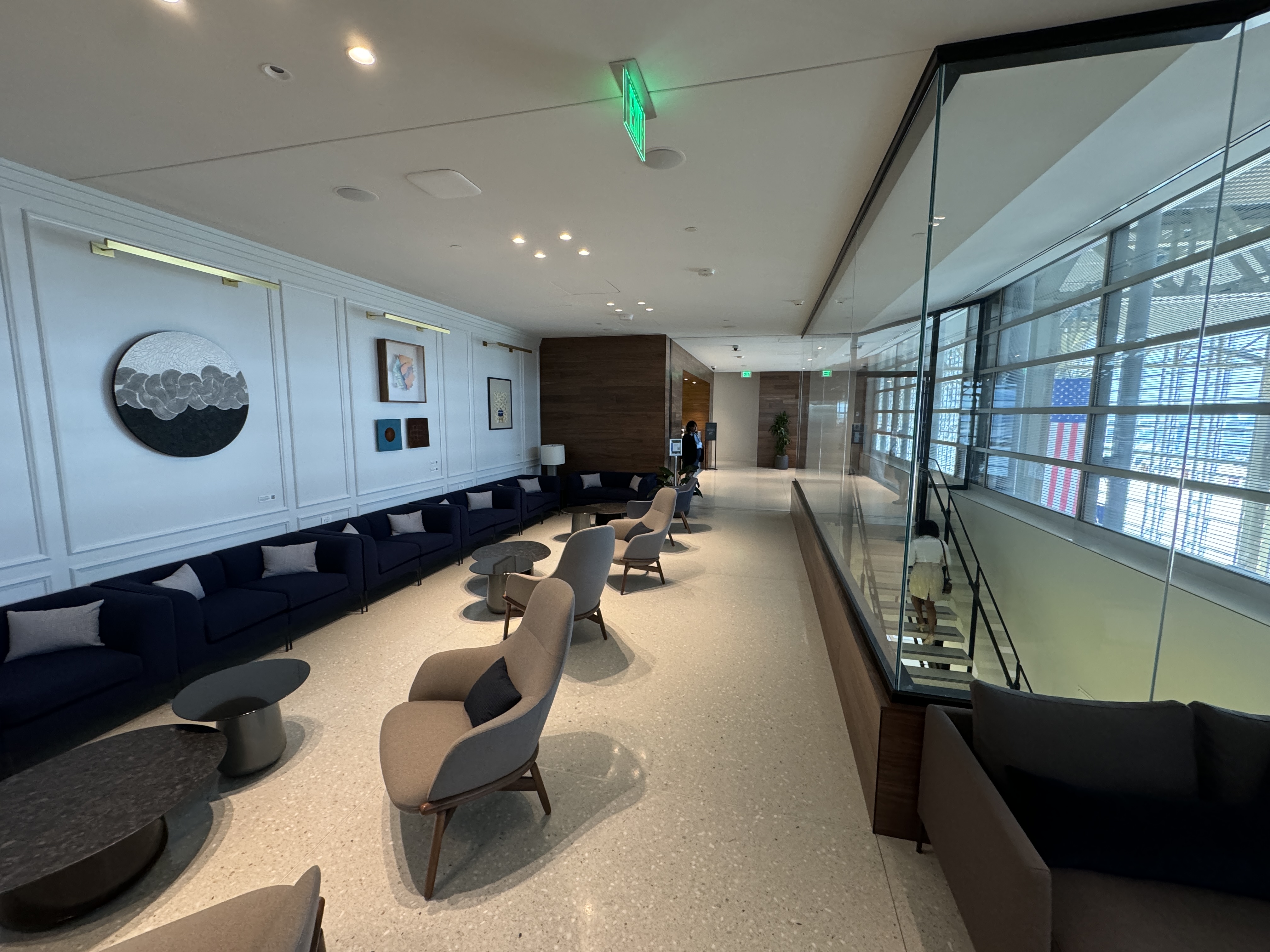 Centurion Lounge DCA Entrance Seats