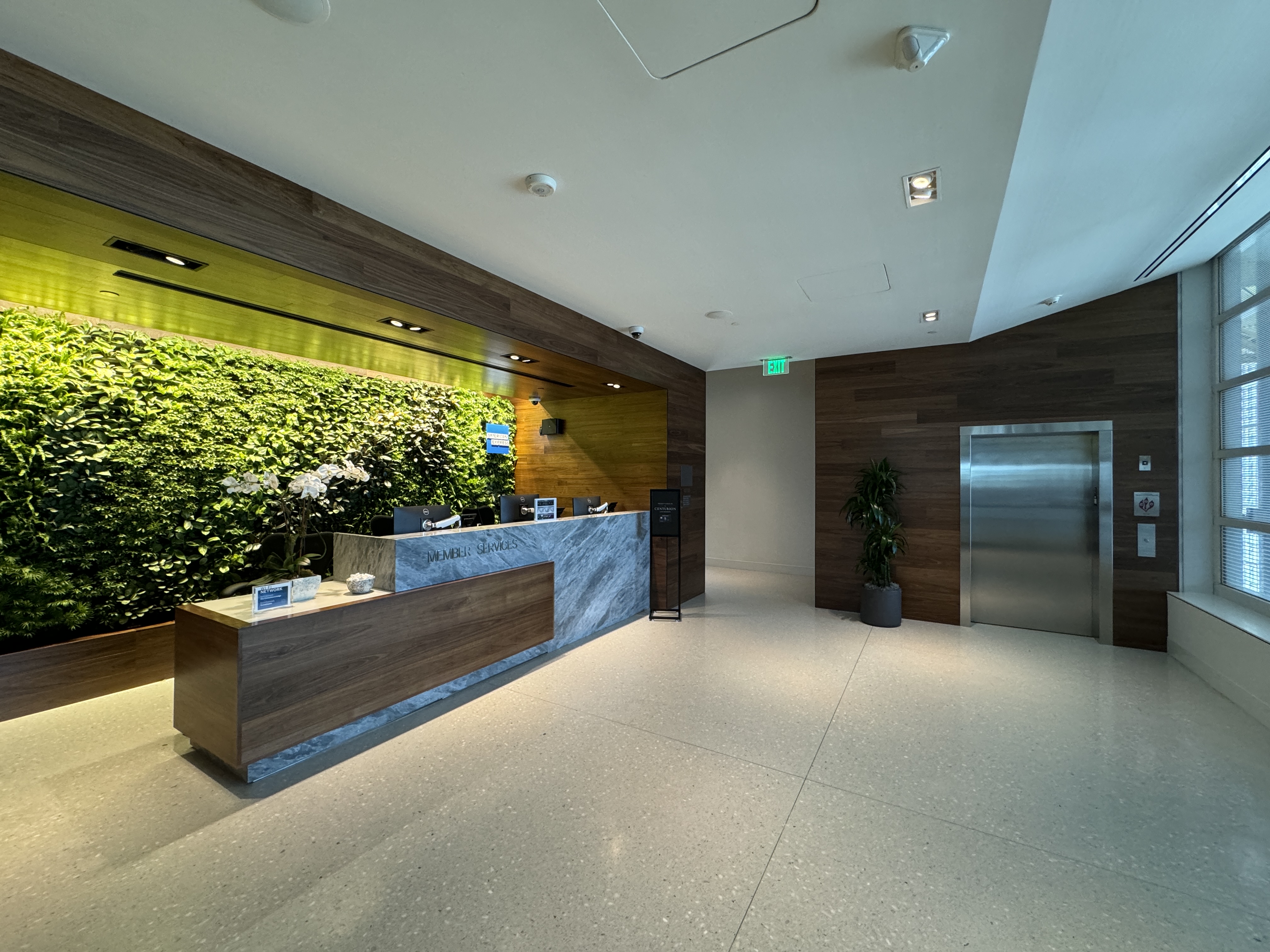 Centurion Lounge DCA Front Desk