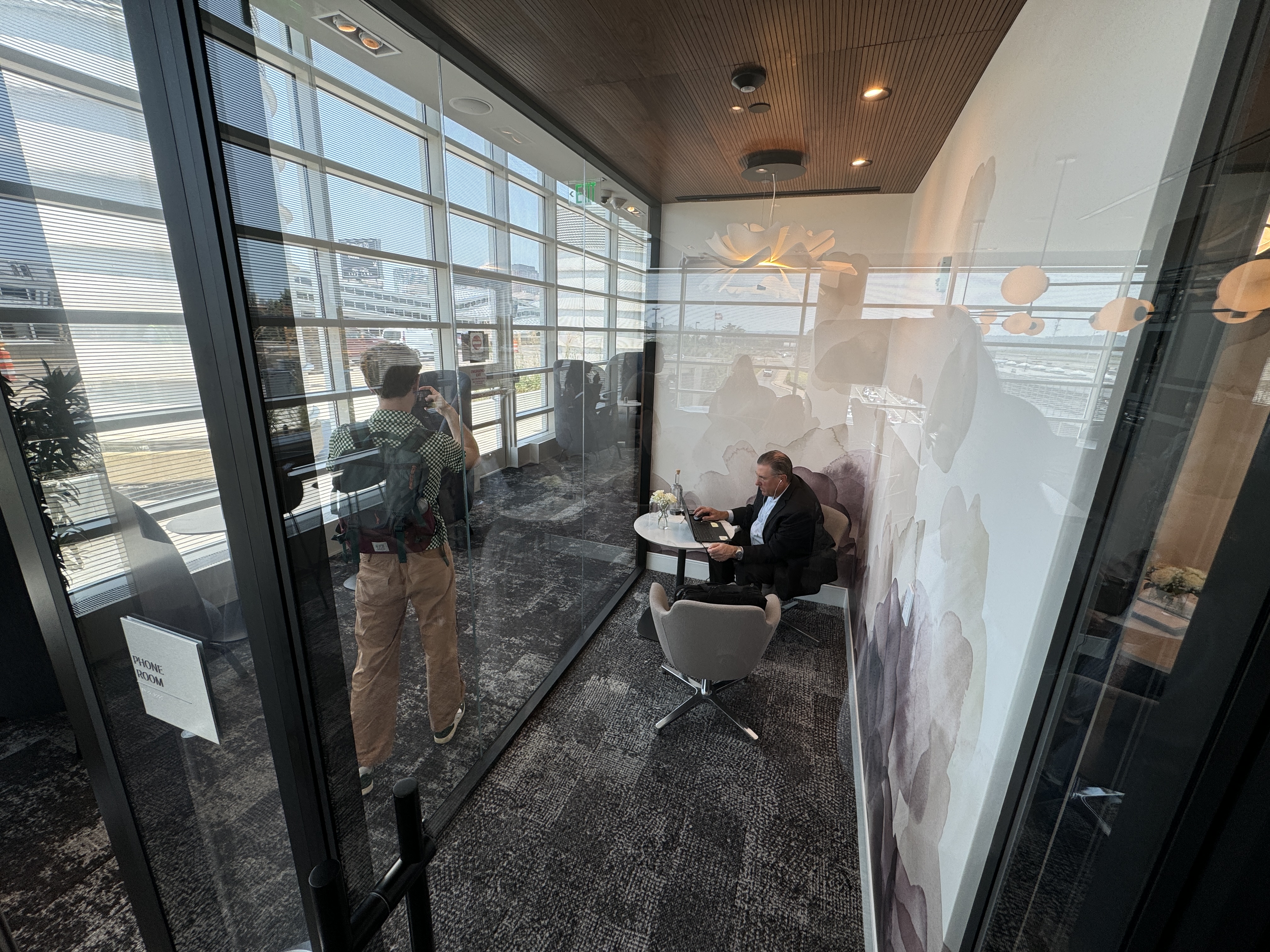 Centurion Lounge DCA Phone Room