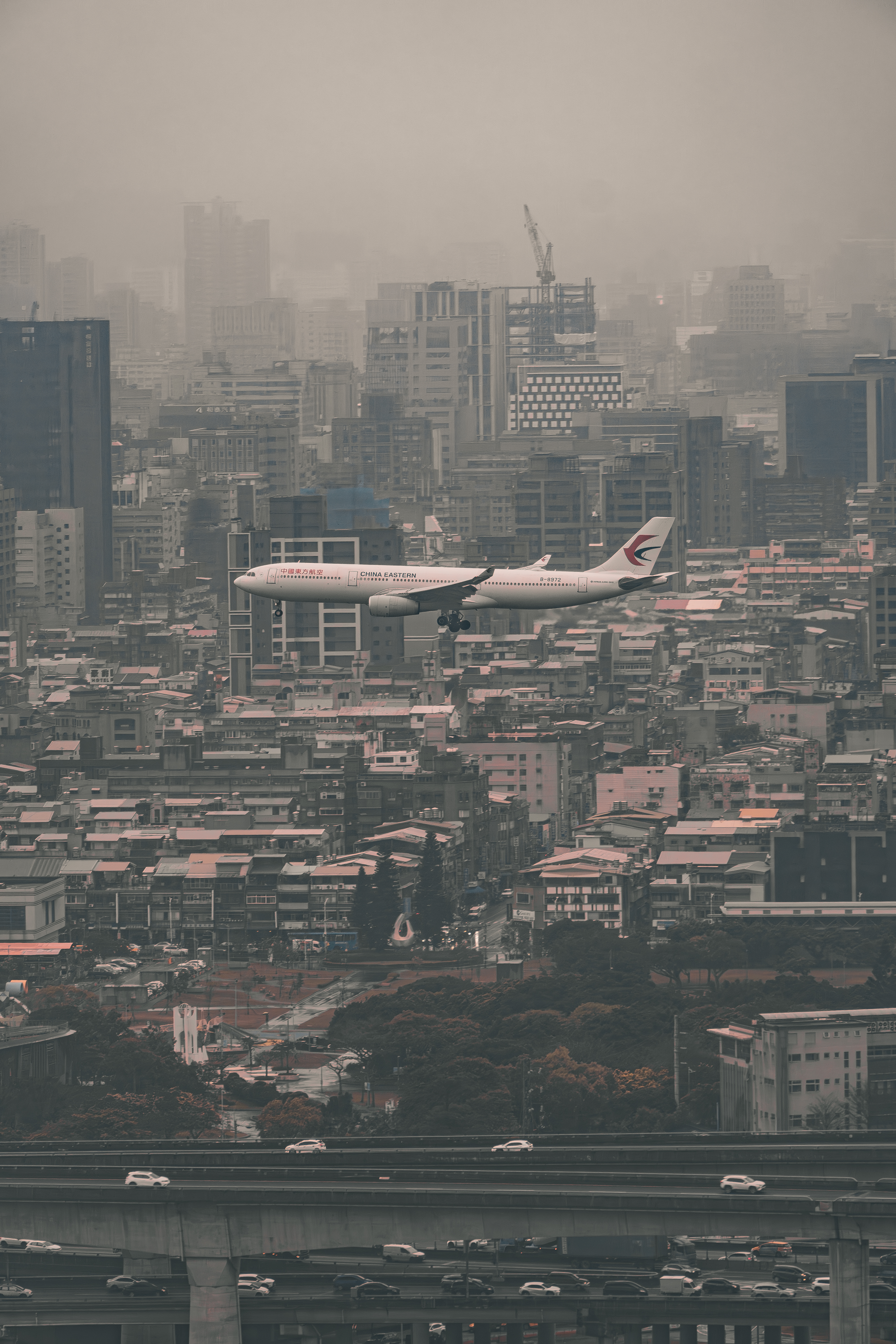 China Eastern plane landing at TSA Taipei Songshan. Image Credit Ehsan Haque China Eastern plane landing at TSA Taipei Songshan. Image Credit Ehsan Haque