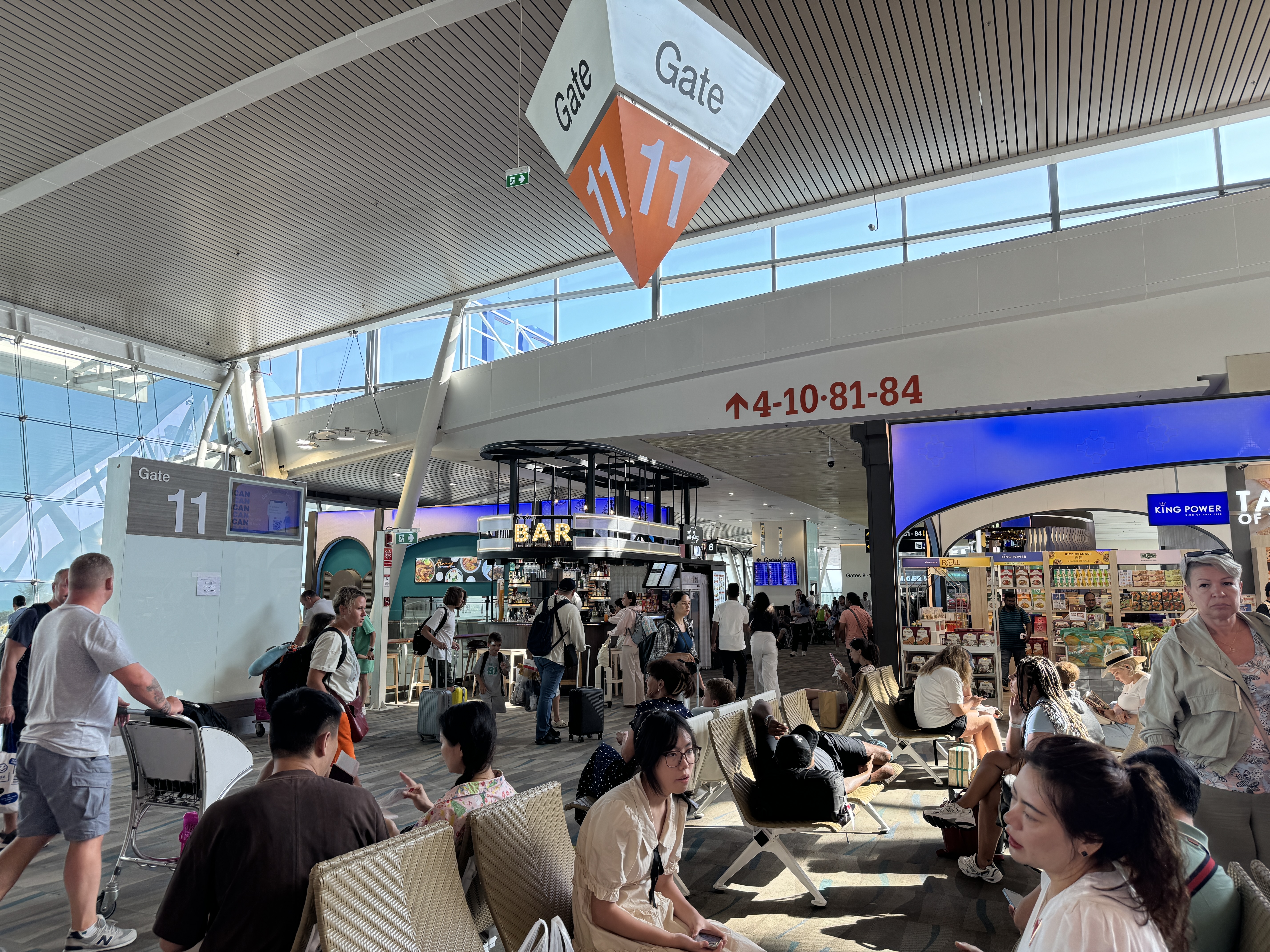 Coral Premium Departure Lounge HKT path to lounge by gate 11 Coral Premium Departure Lounge HKT path to lounge by gate 11